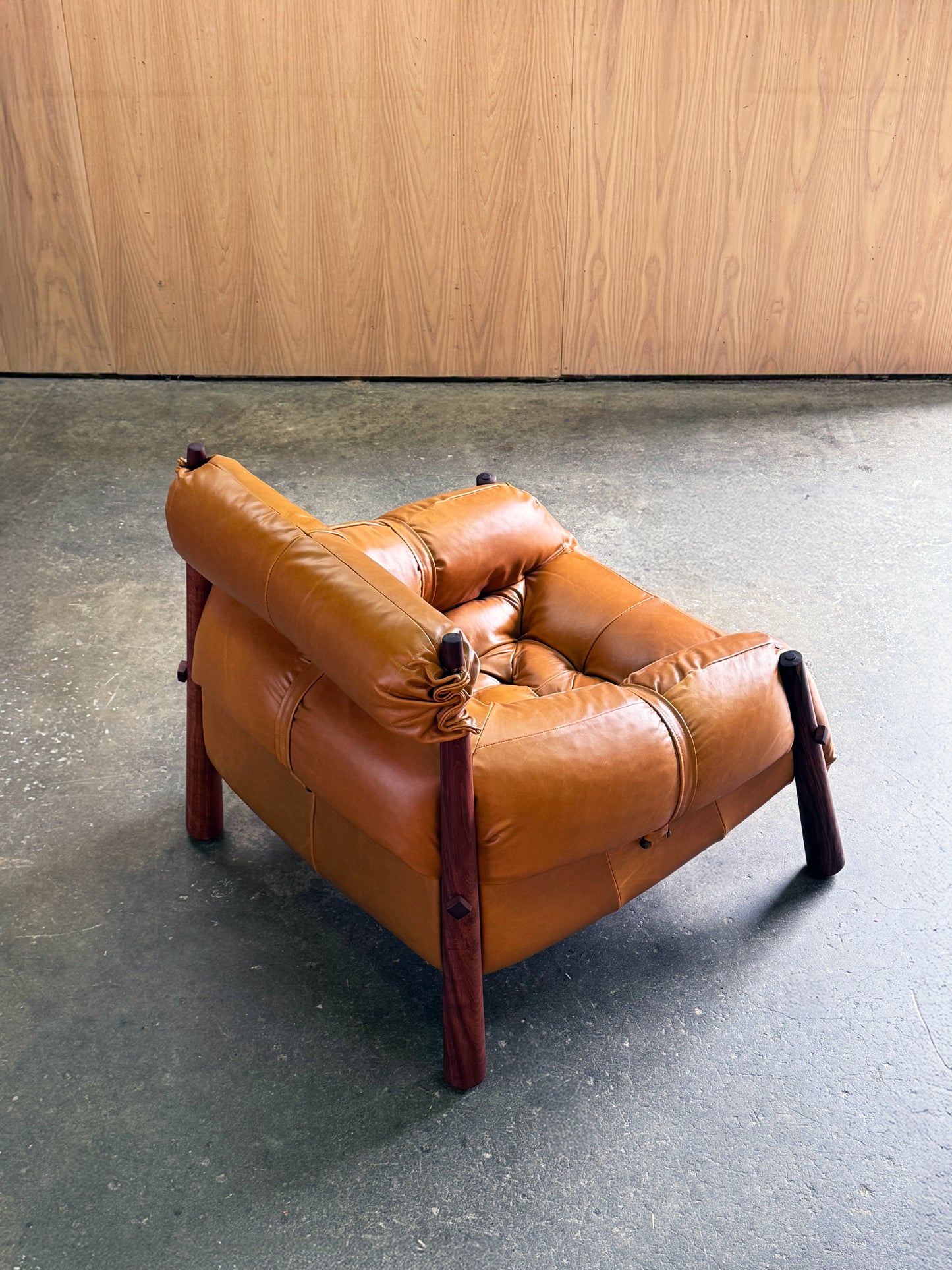 1970s Pair of MP-81 lounge chair and ottoman by Percival Lafer for Lafer MP in Brazilian jatoba.