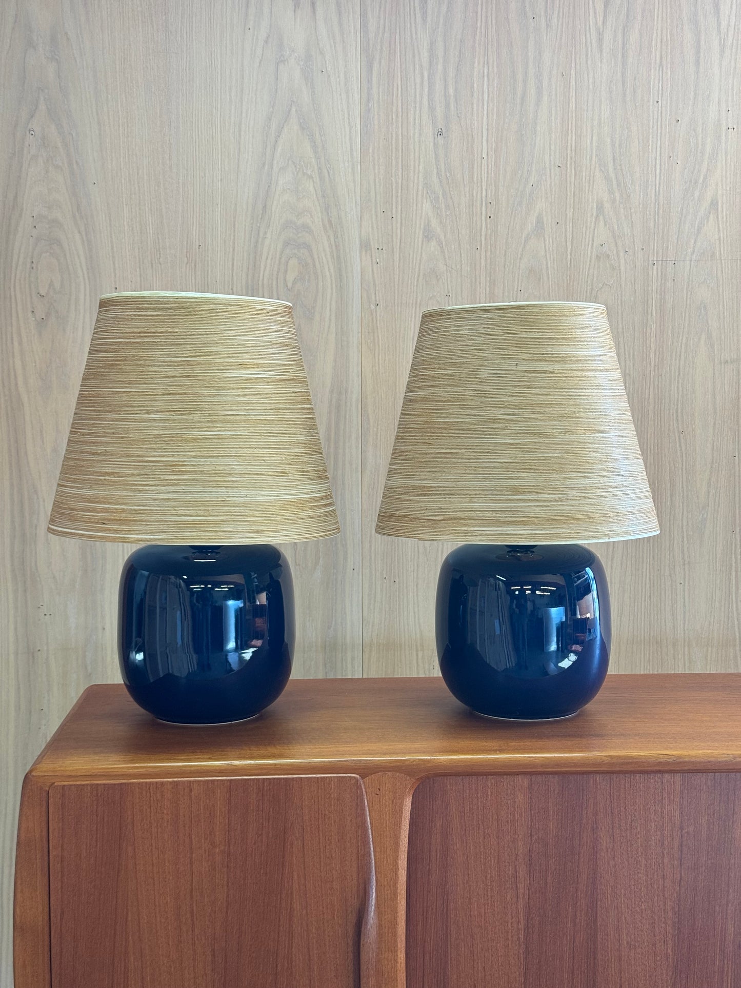 1960s Table Lamp by Lotte & Gunnar Bostlund in blue ceramic and original fiberglass shade