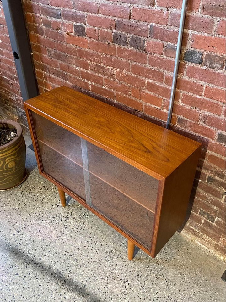 1960s Danish Teak Bookcase Display Cabinet