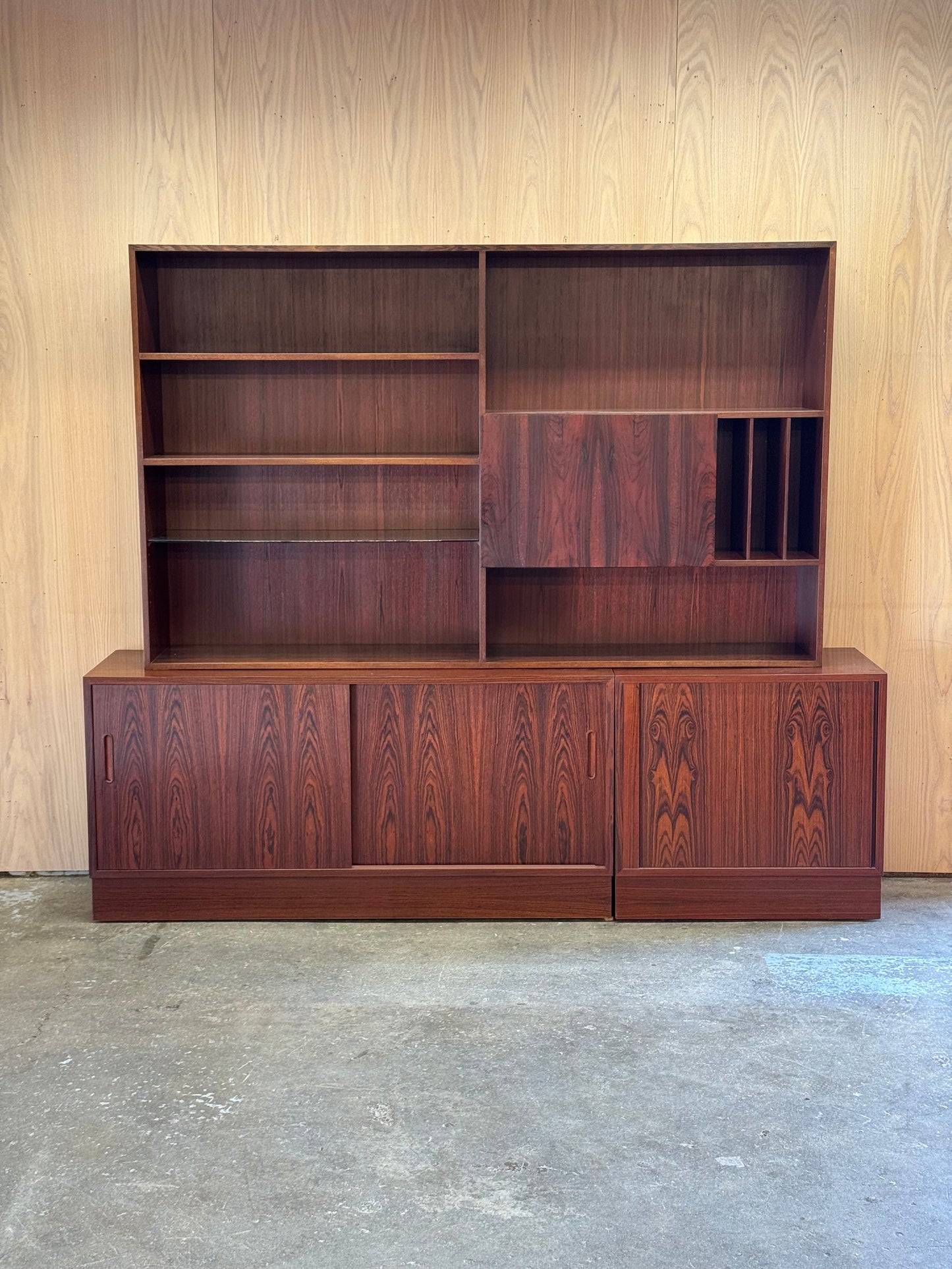 1960s Display Cabinet by Poul Hundevad for Hundevad & Co in rosewood