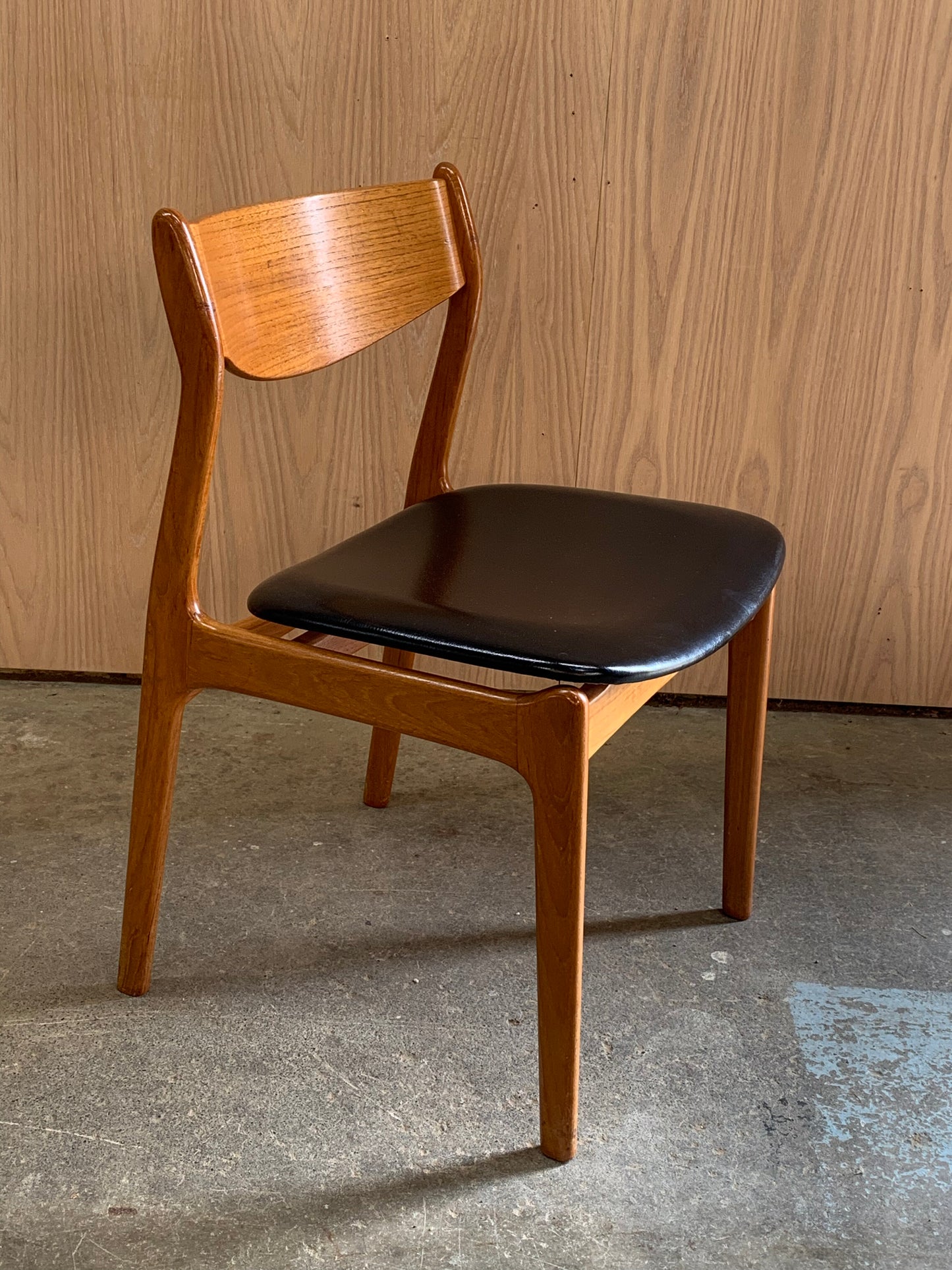 Set of Eight 1960s Vintage Teak Dining Chairs