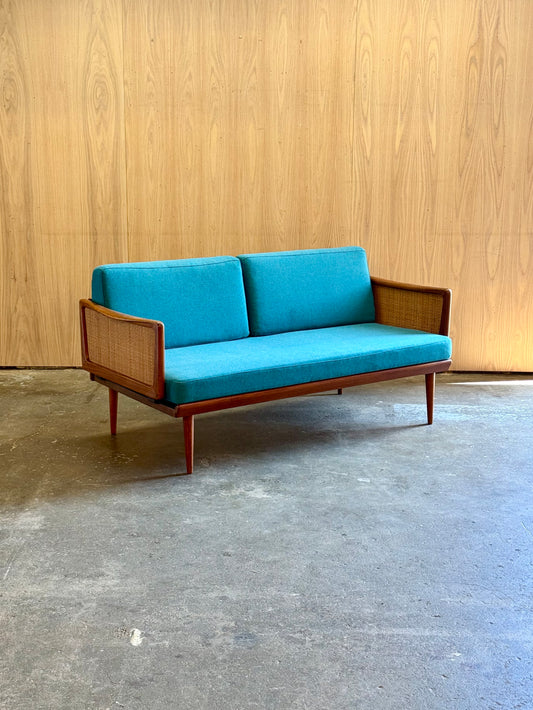 1960s FD451 Daybed by Peter Hvidt for France and Son in teak and rattan