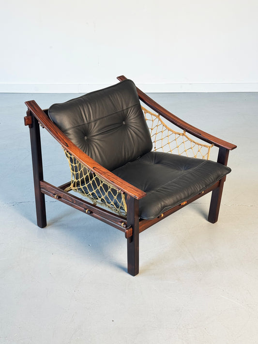 1960s Amazonas Lounge Chair by Jean Gillon for Wood Art in rosewood and black leather