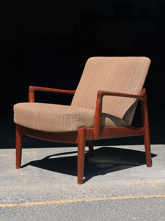 1950s FD125 Lounge Chair by Tove & Edvard Kindt-Larsen for France & Son in teak