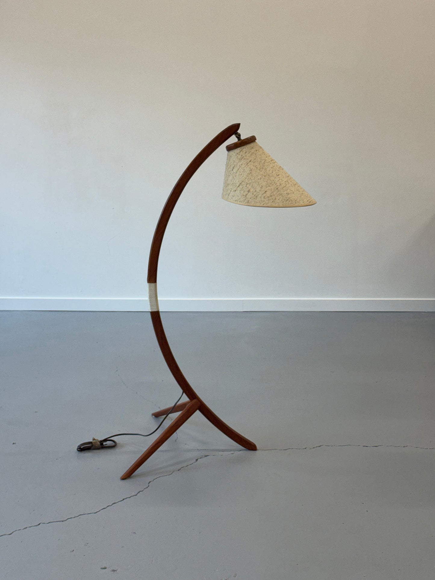 1960s Canadian Modern Bow Floor Lamp in Teak