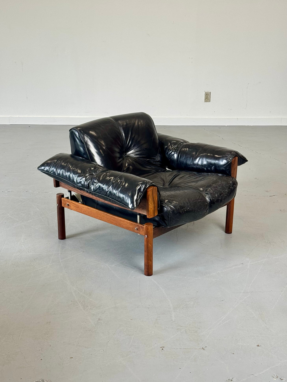 1960s MP-13 Lounge Chair by Percival Lafer in Original Black Leather and Brazilian Rosewood.