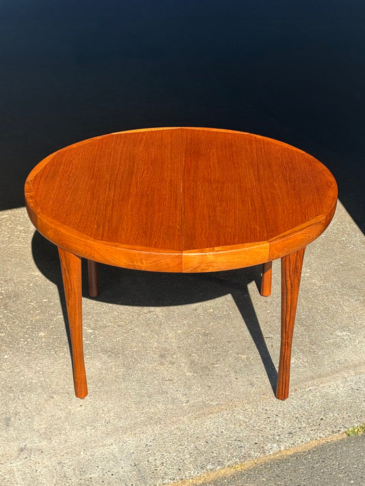 1960s Expandable Dining Table by Ib Kofod-Larsen for Faarup Mobelfabrik in teak