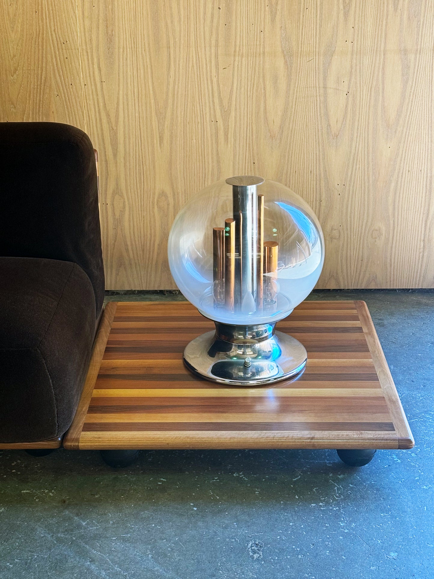 1970s Italian Table Lamp by Selenova in chrome and glass