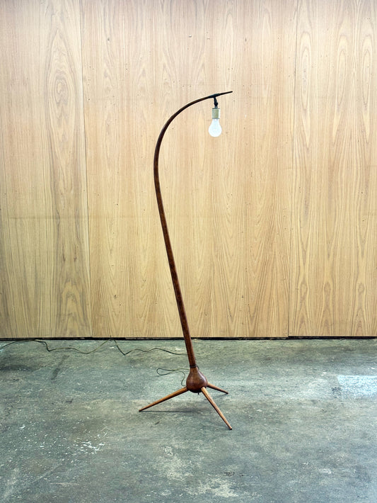 1950s Bridge Floor Lamp by Severin Hansen Jr for Haslev Mobelsnedkeri in beech and brass