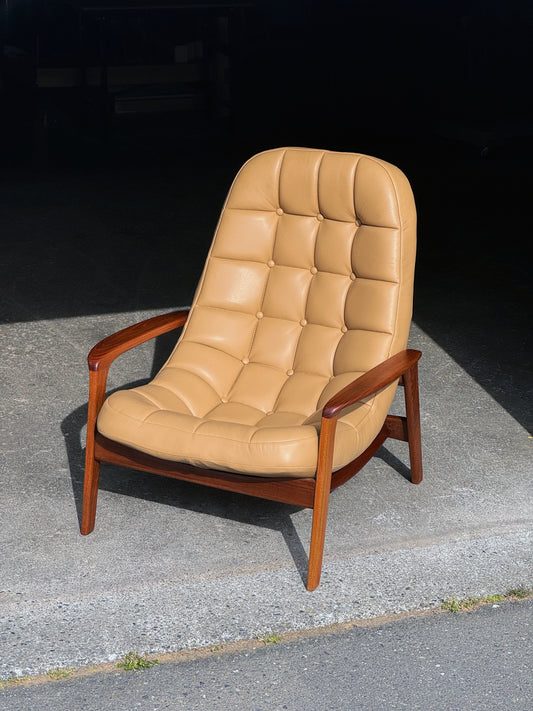1960s Scoop Chair by R. Huber in light brown leather and teak