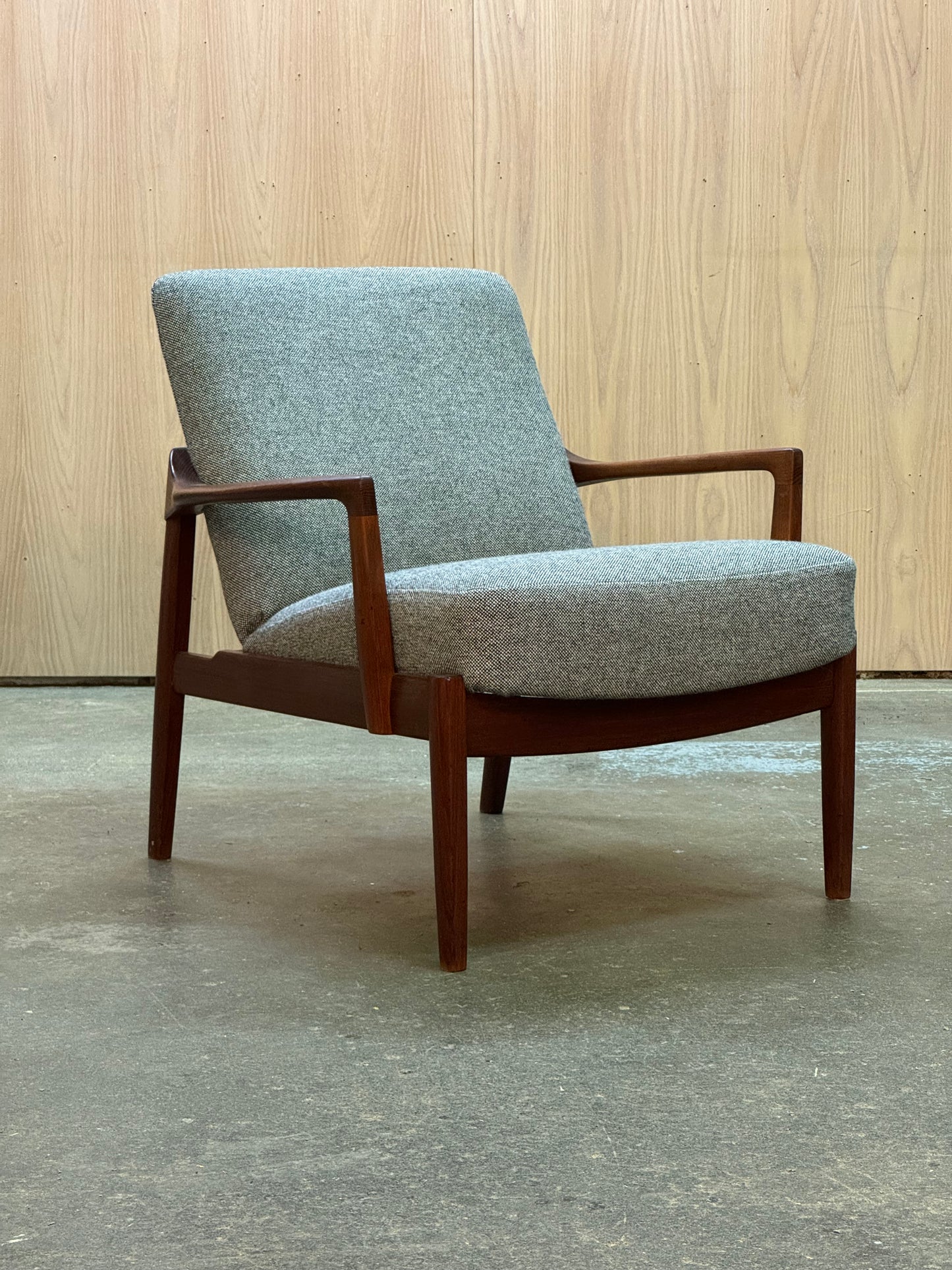 1950s FD125 Lounge Chair by Tove & Edvard Kindt-Larsen for France & Son in teak