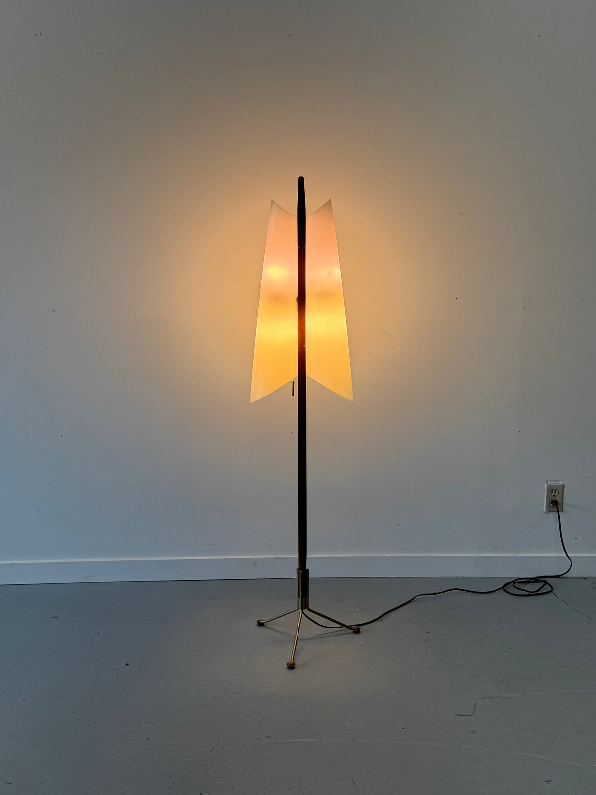 1950s American Modern Floor Lamp in Walnut, Brass and Acrylic.