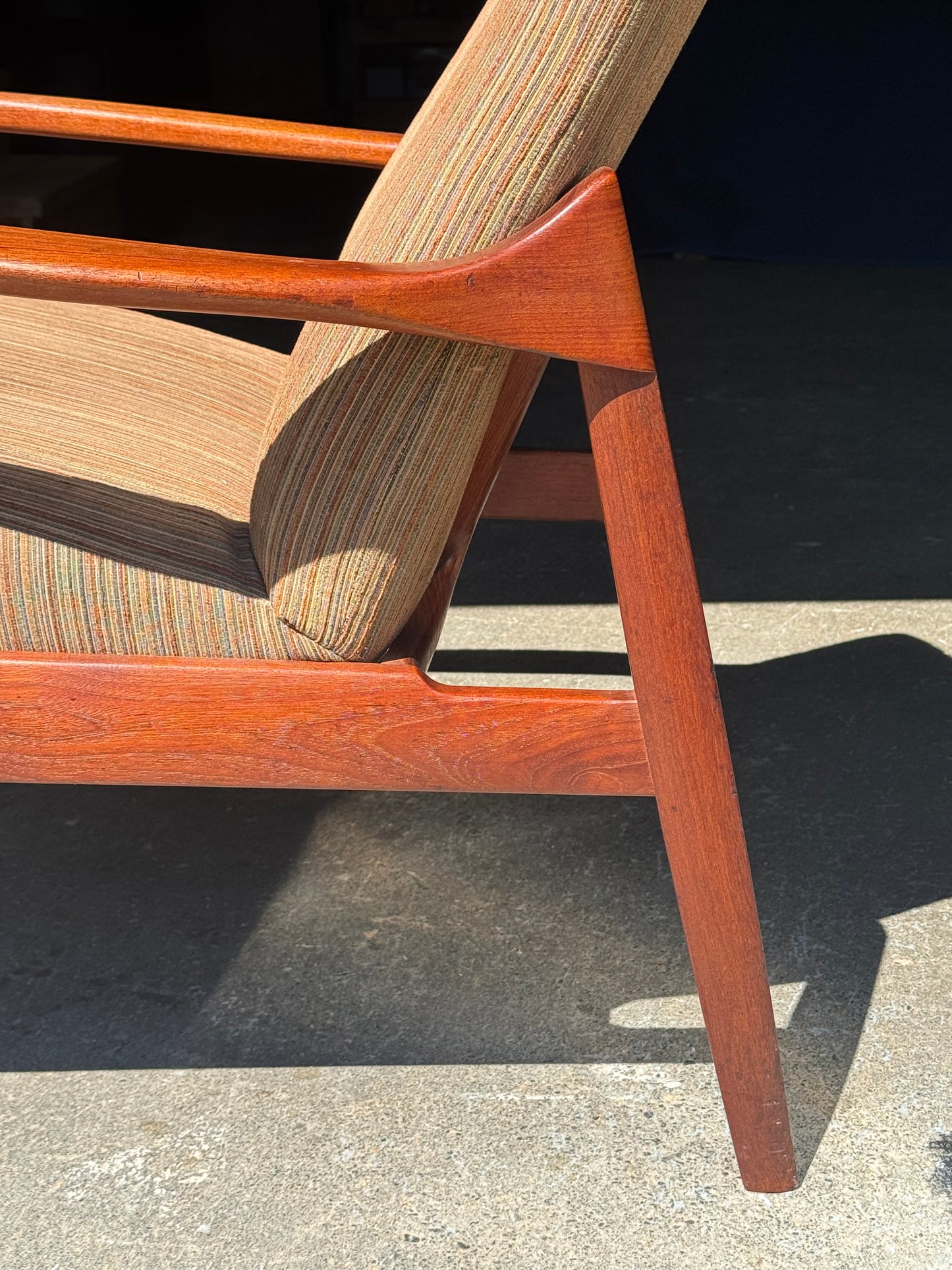 1950s FD125 Lounge Chair by Tove & Edvard Kindt-Larsen for France & Son in teak