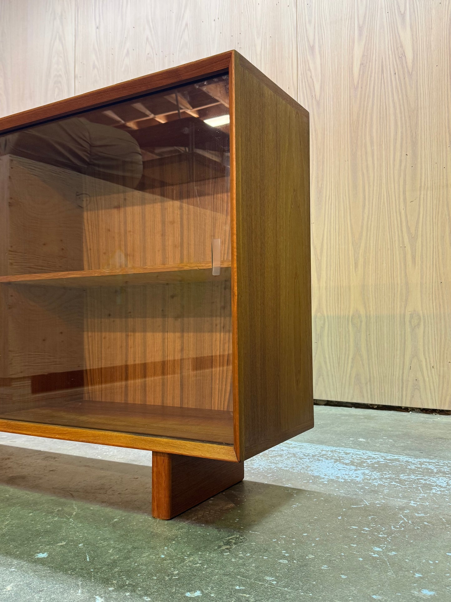 1960s Display Cabinet by Jydsk Møbelindustri in teak