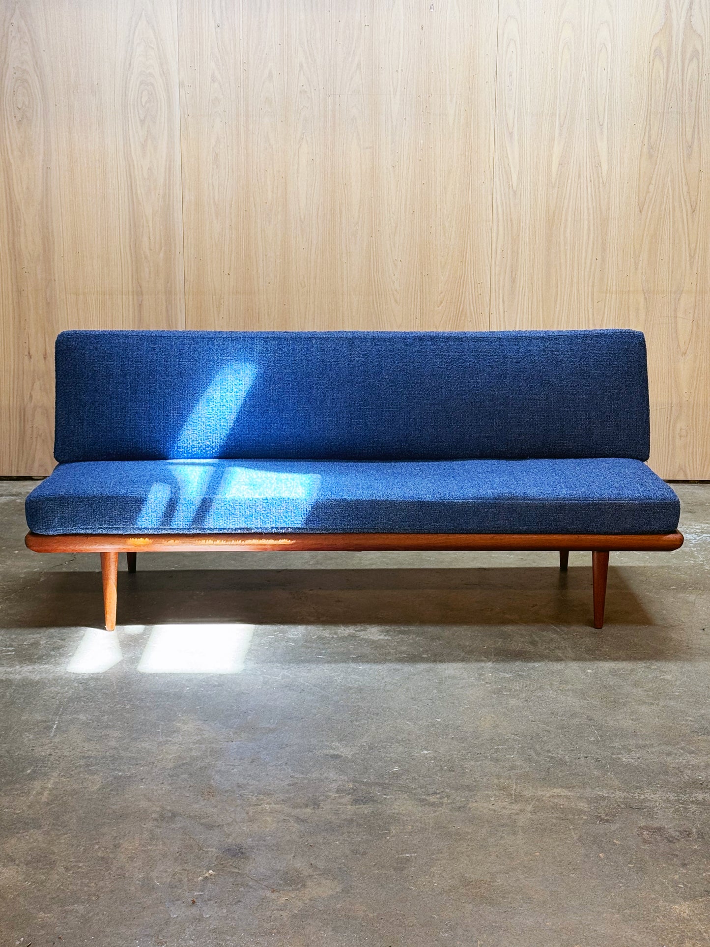 1950s Minerva Sofa Daybed by Peter Hvidt & Orla Mølgaard-Nielsen for France & Daverkosen in teak and blue bouclé