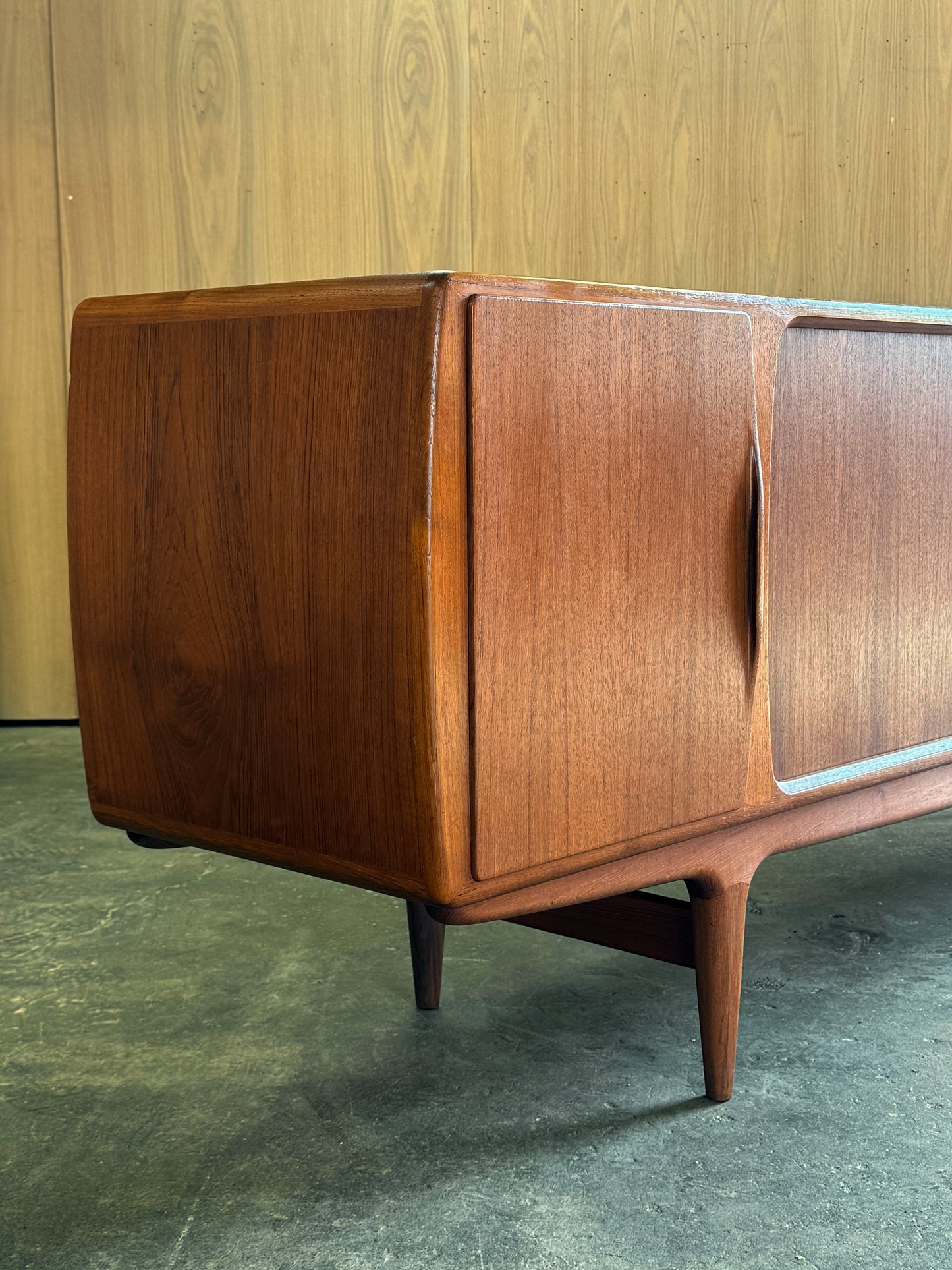 1960s Model 19 Credenza by Johannes Andersen for Uldum Møbelfabrik in teak
