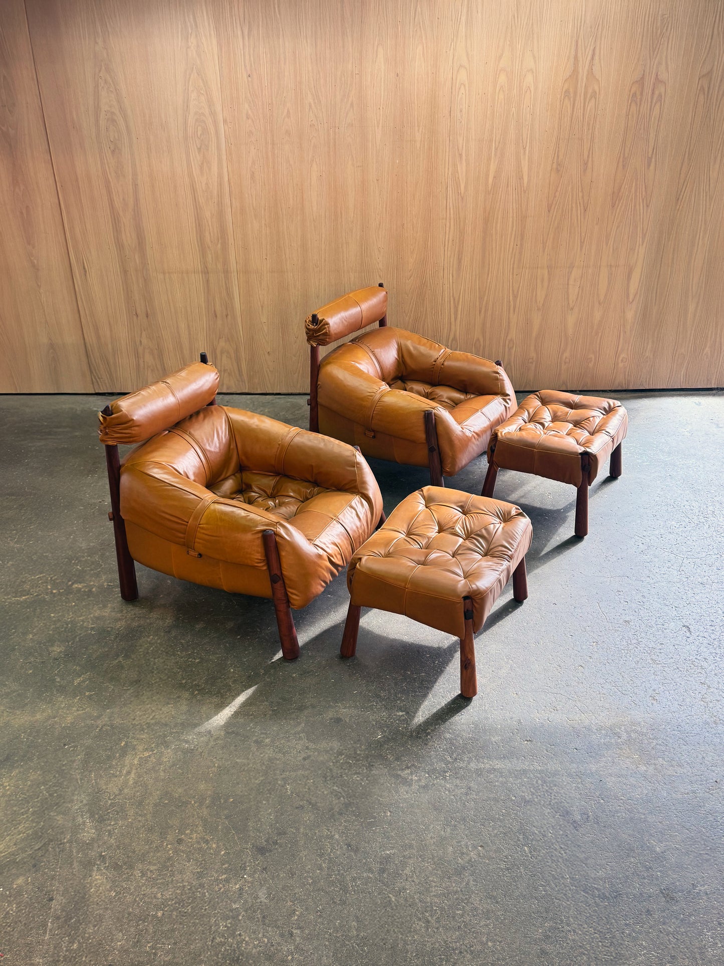 1970s Pair of MP-81 lounge chair and ottoman by Percival Lafer for Lafer MP in Brazilian jatoba.