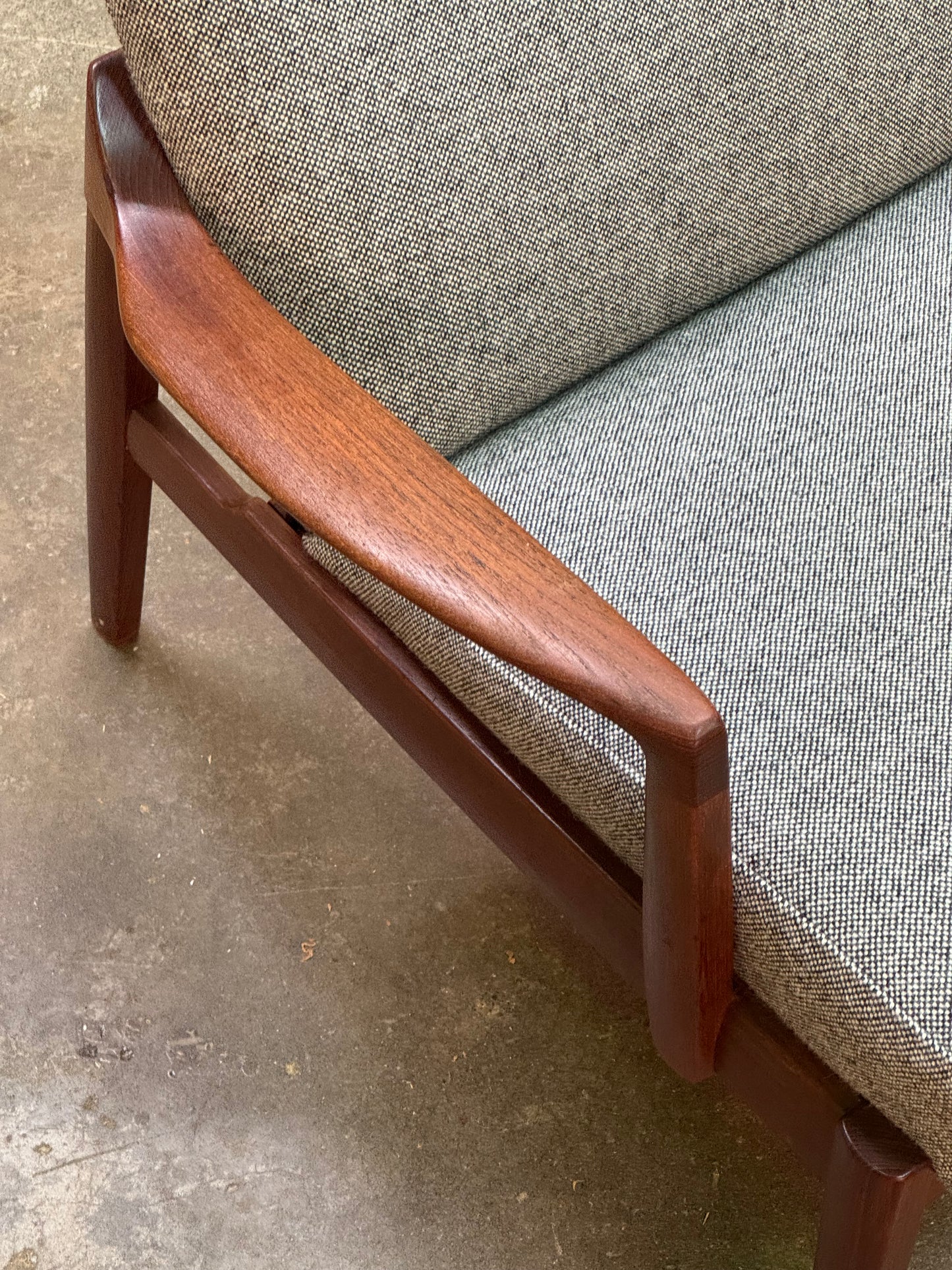 1950s FD125 Lounge Chair by Tove & Edvard Kindt-Larsen for France & Son in teak