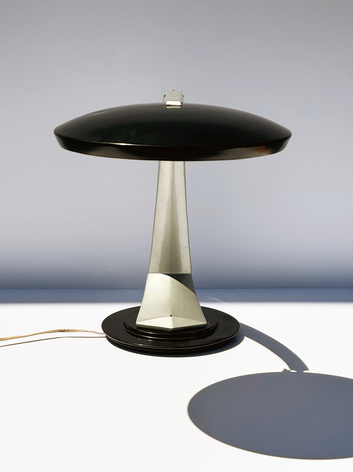 1970s Boomerang 2000 Table Lamp by Luis Pérez de la Oliva for Fase in black and aluminum