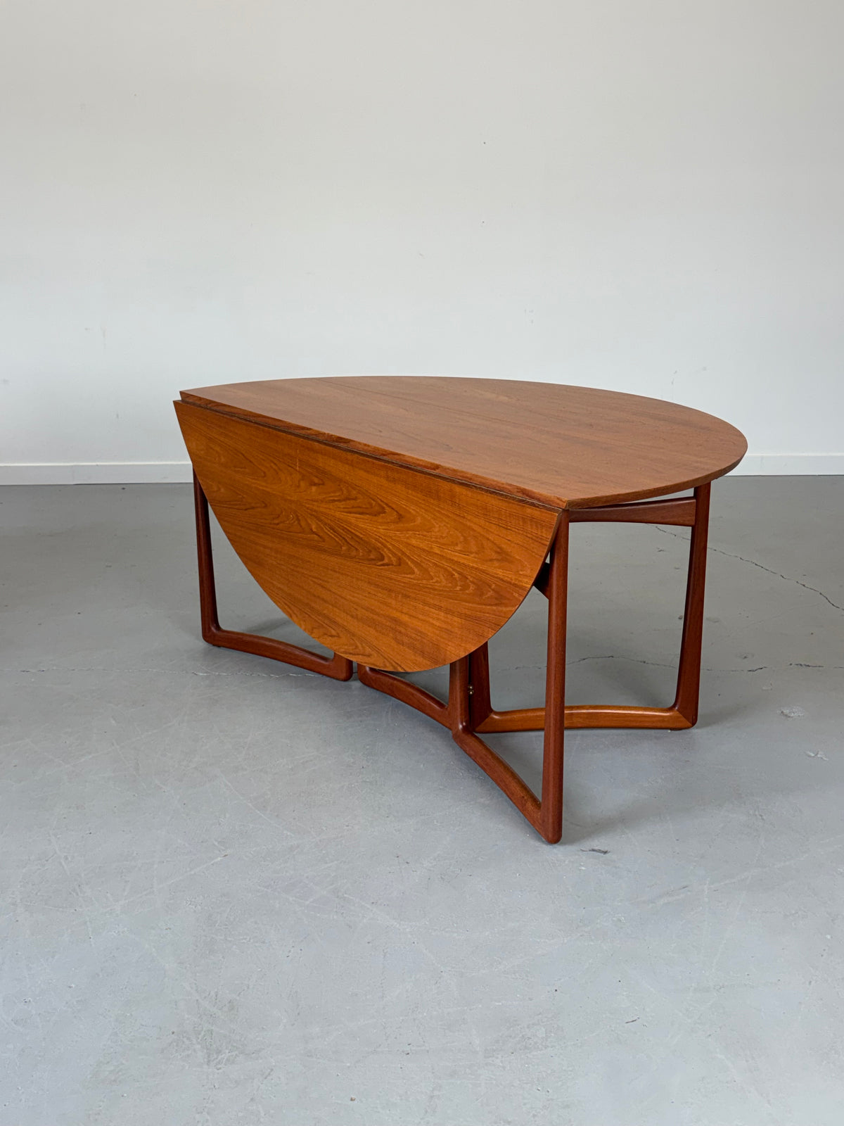 1960s Peter Hvidt Drop-Leaf Teak Dining Table for France & Son, Denmark.