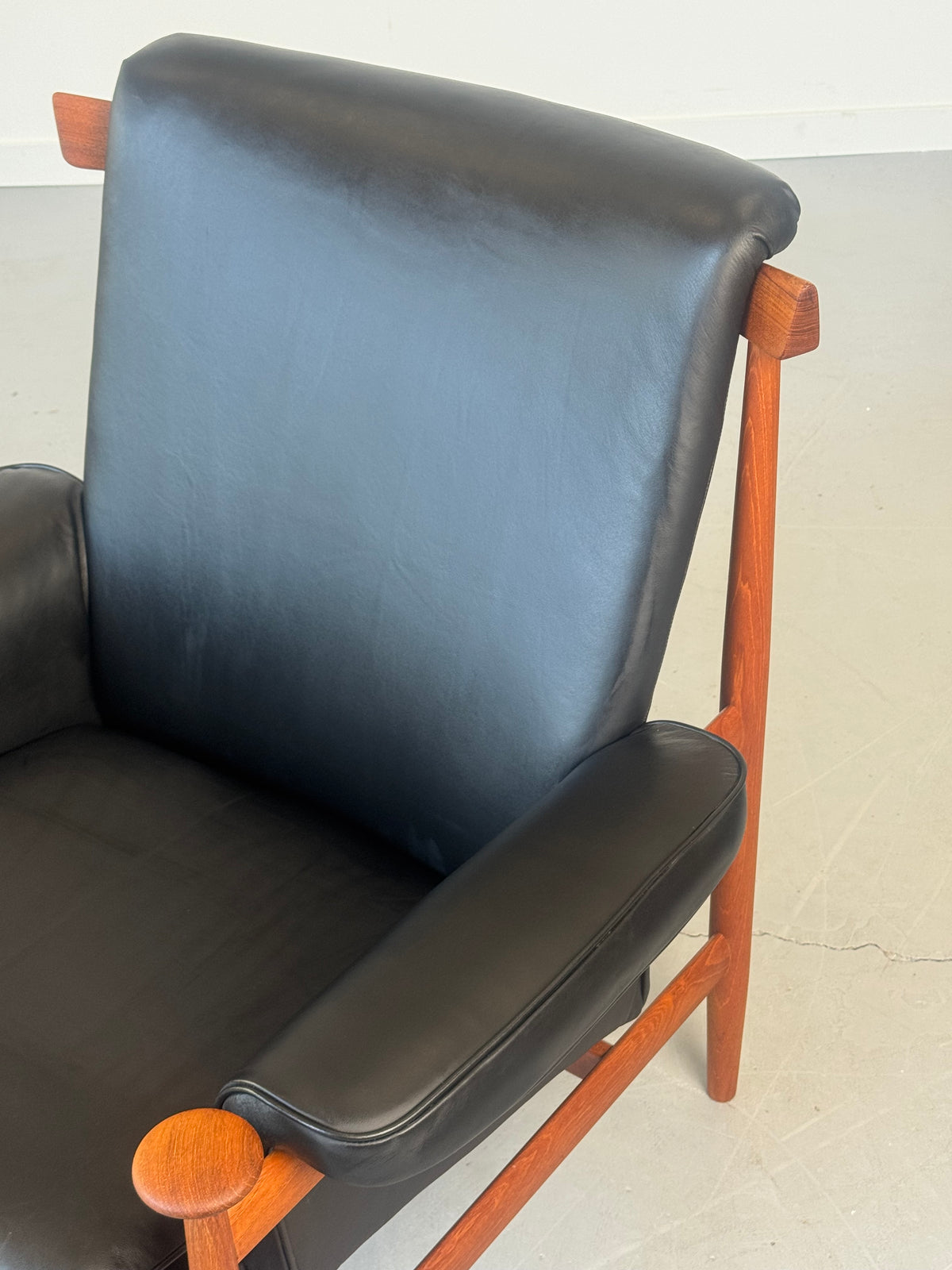 1960s Finn Juhl Bwana Model 152 Lounge Chair for France & Søn in Black Elmosoft Leather.