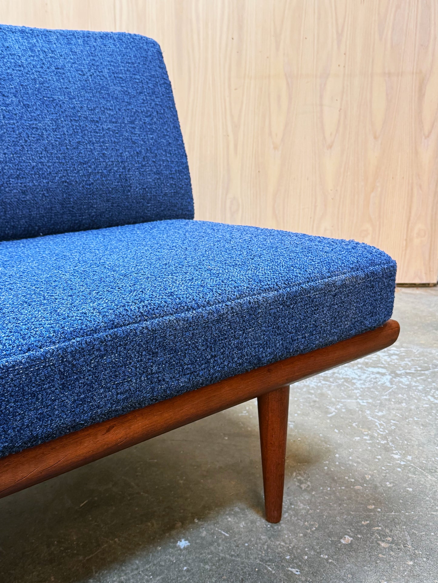 1950s Minerva Sofa Daybed by Peter Hvidt & Orla Mølgaard-Nielsen for France & Daverkosen in teak and blue bouclé