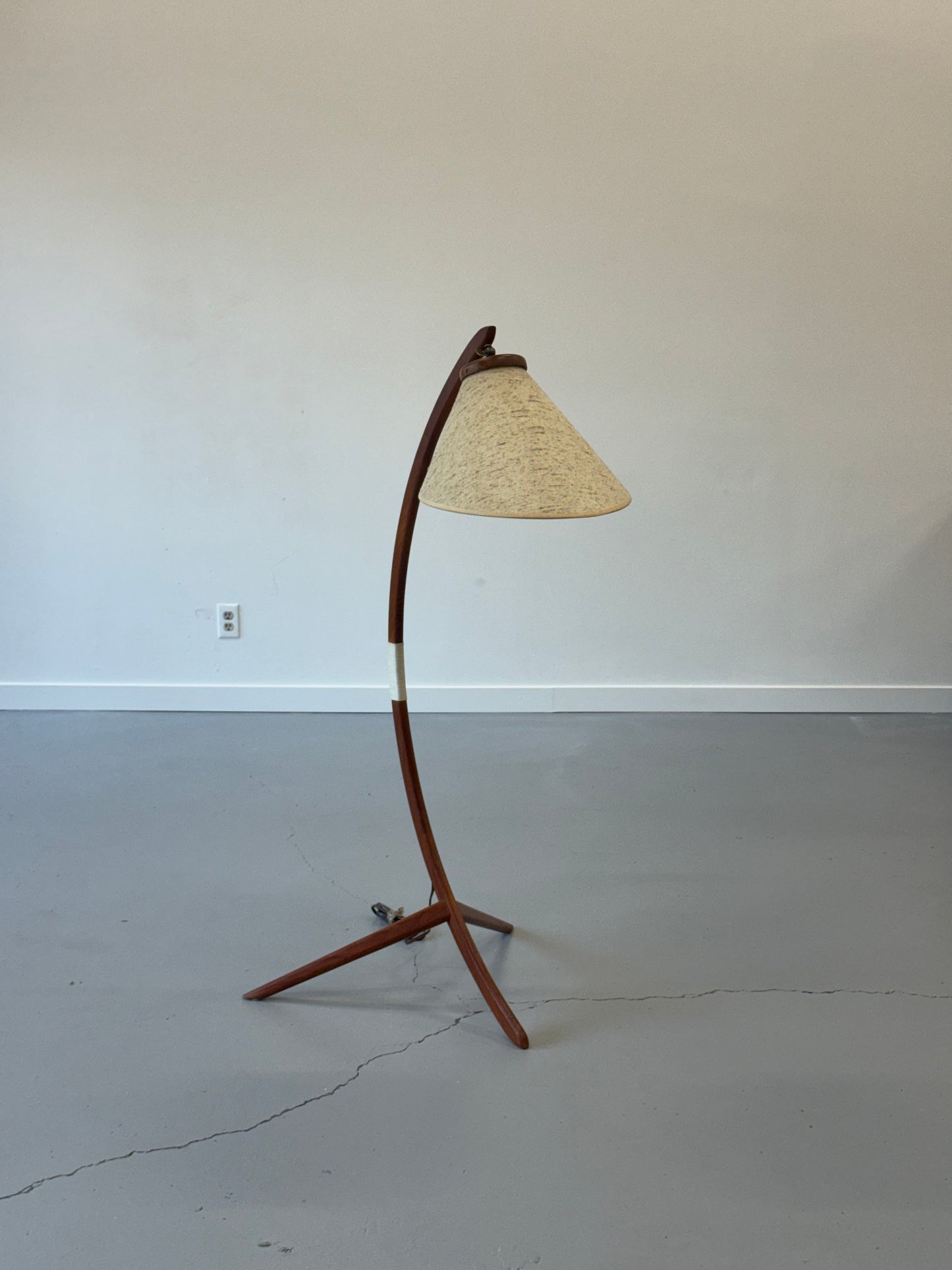 1960s Canadian Modern Bow Floor Lamp in Teak