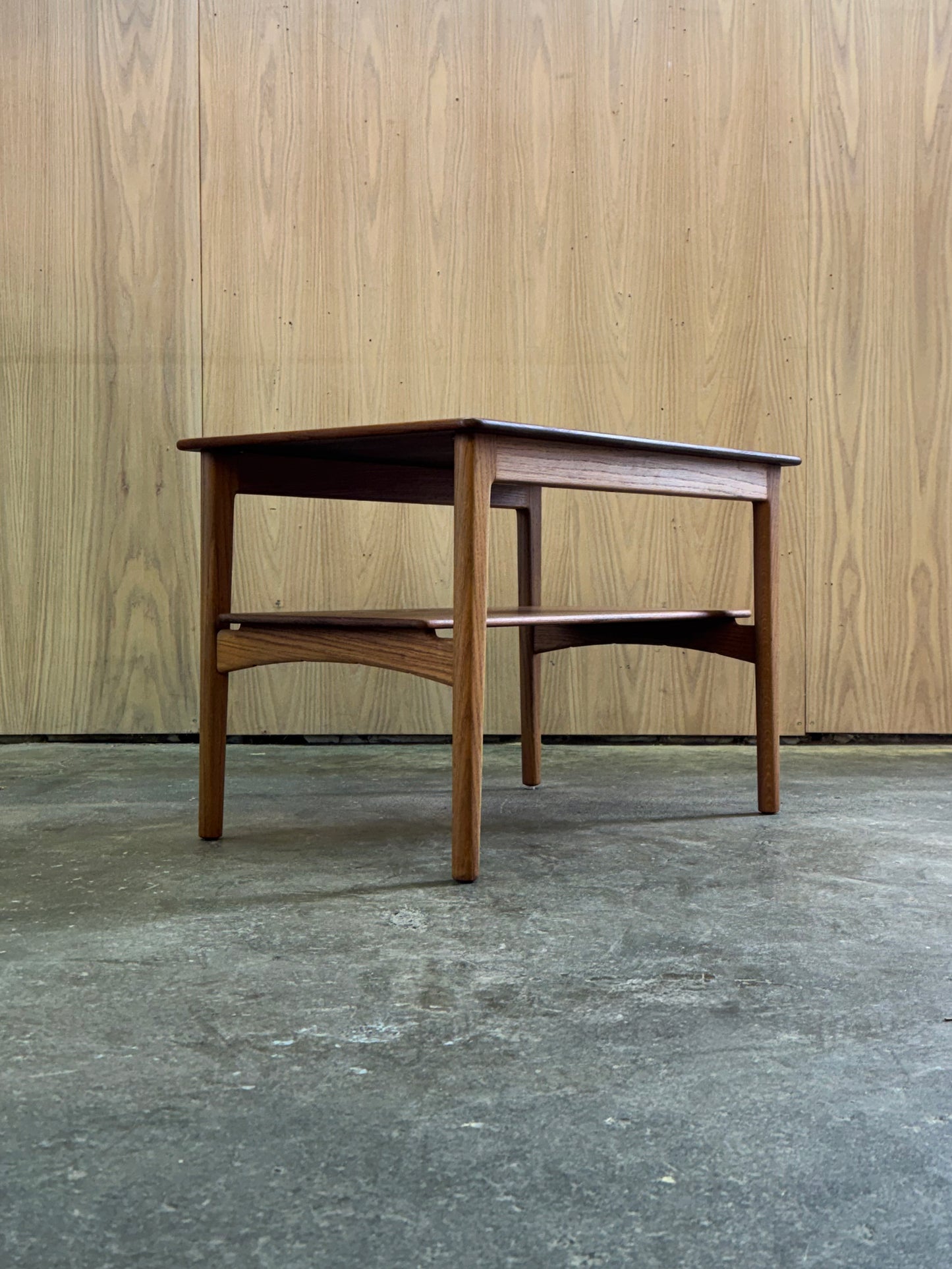 1960s JH566A Side Table by Hans J. Wegner for Johannes Hansen in teak and solid oak
