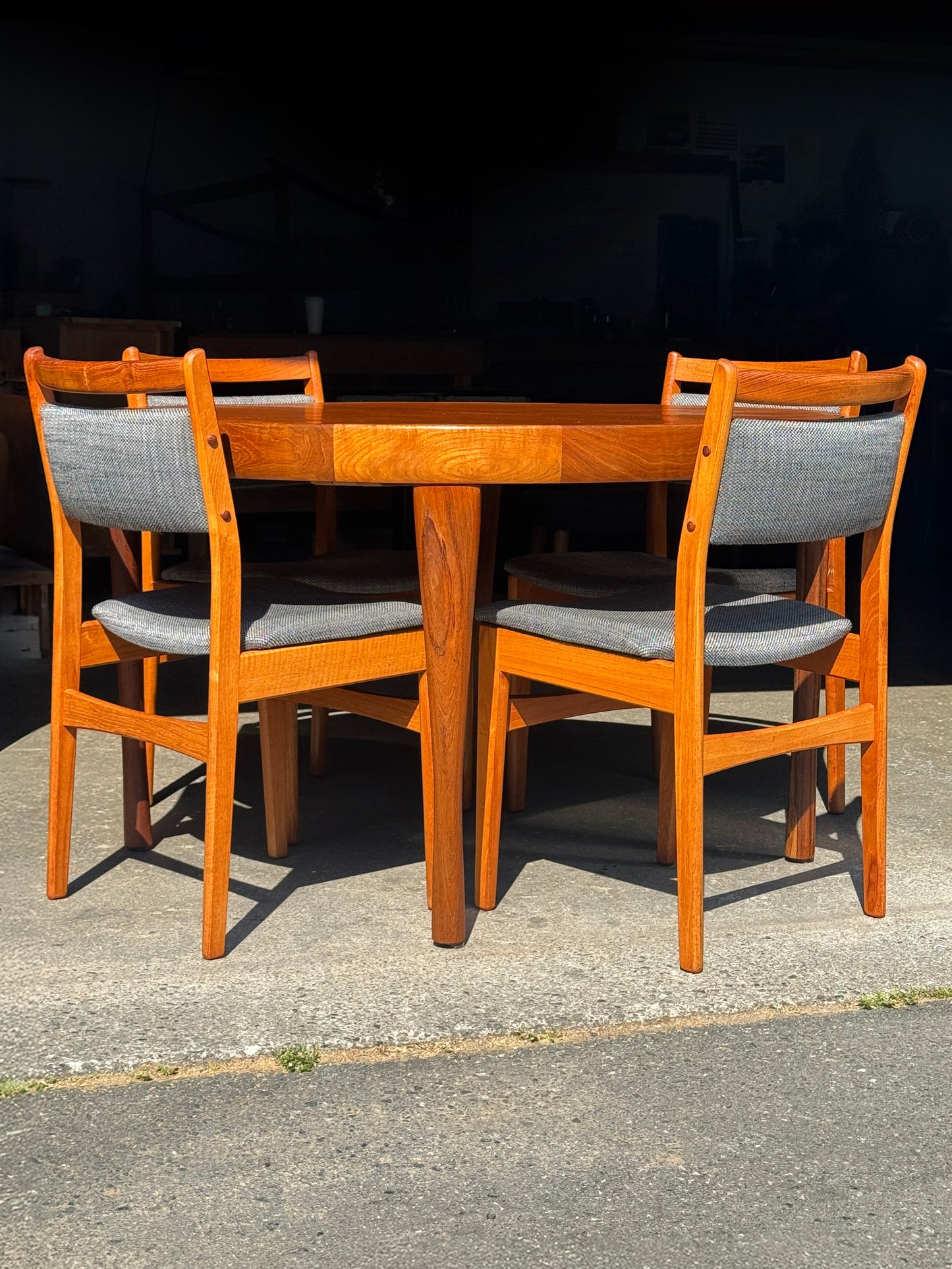 1960s Expandable Dining Table by Ib Kofod-Larsen for Faarup Mobelfabrik in teak