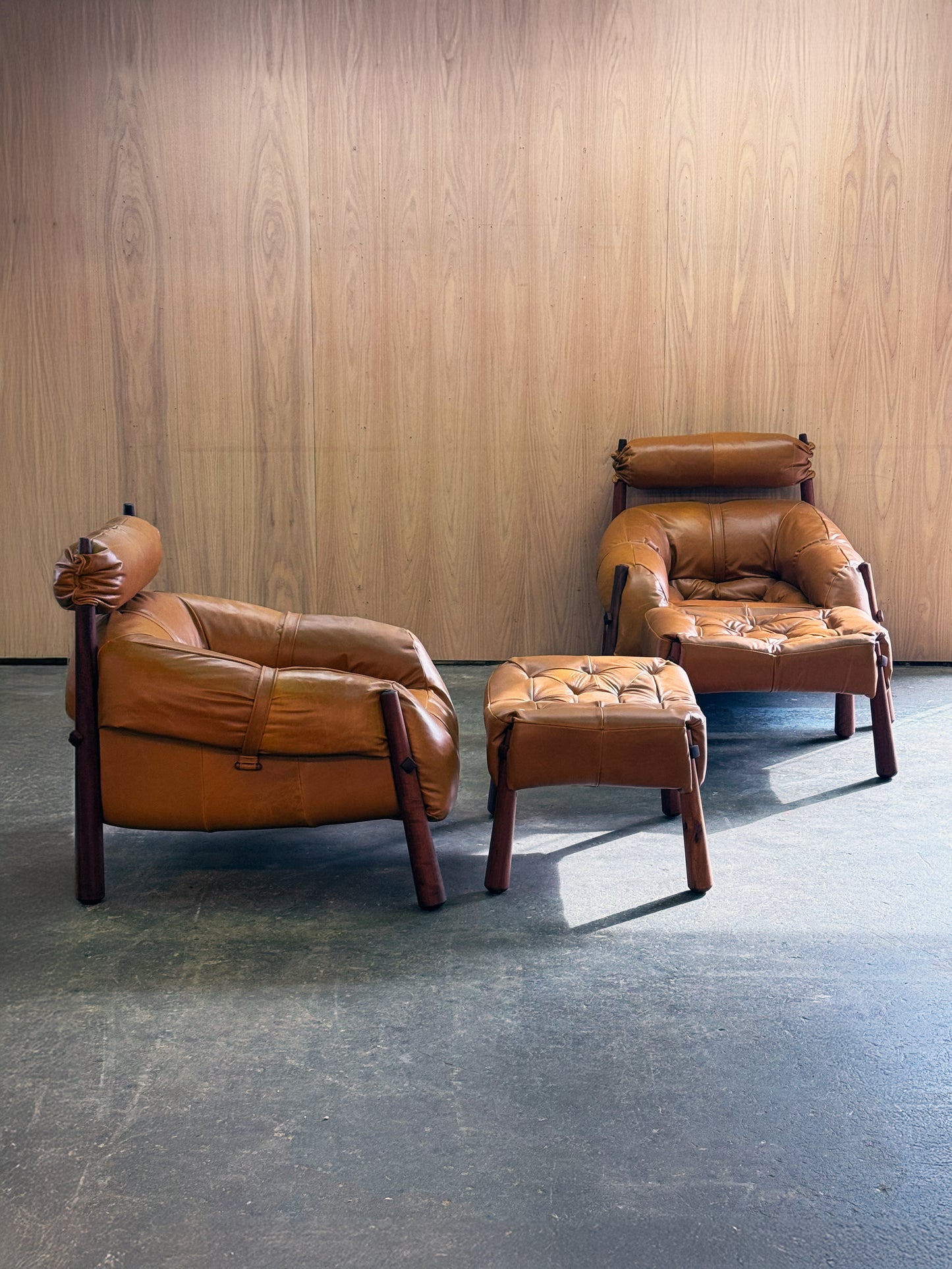 1970s Pair of MP-81 lounge chair and ottoman by Percival Lafer for Lafer MP in Brazilian jatoba.