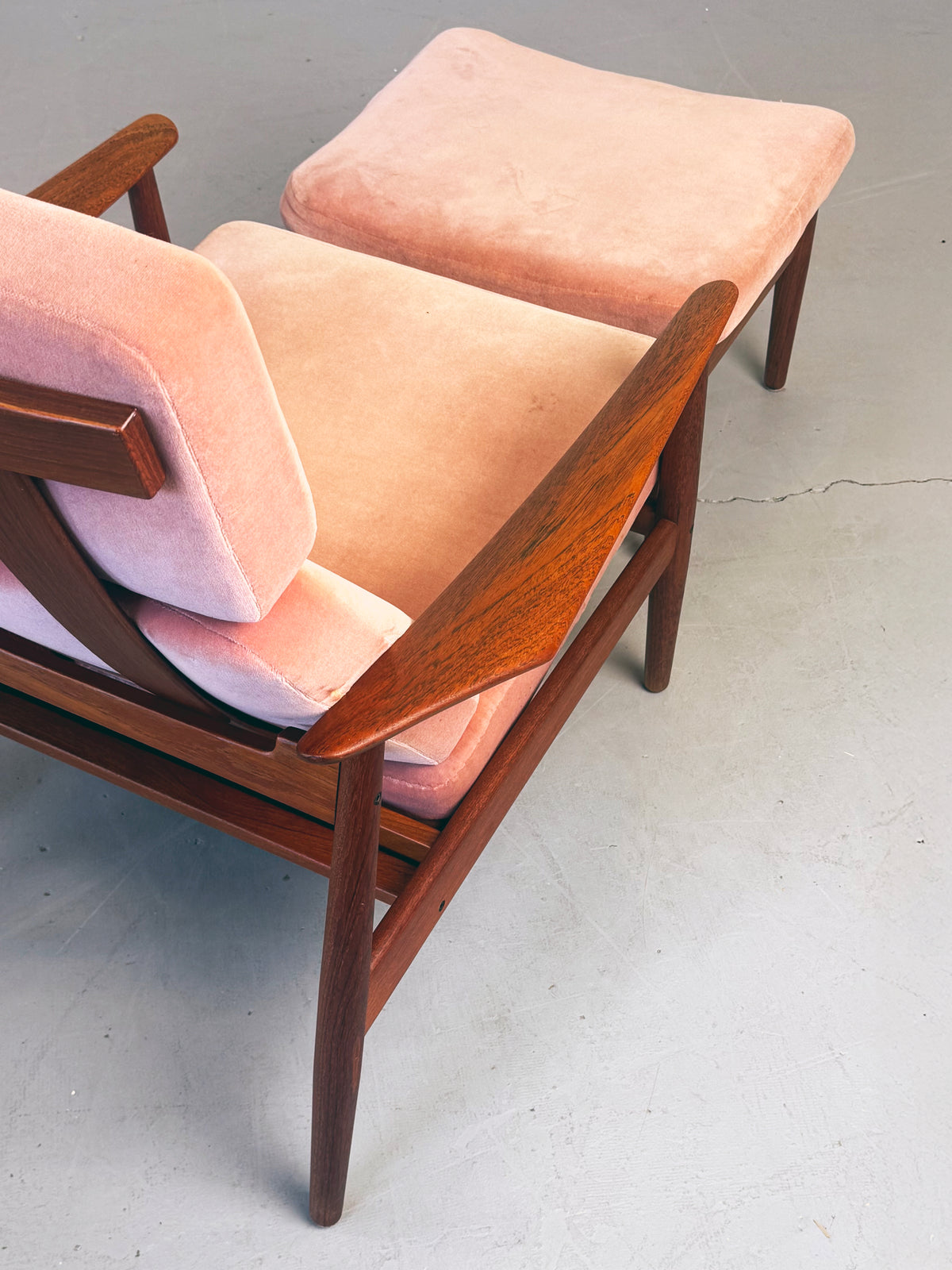 1960s Arne Vodder Model FD 164 Reclining Lounge Chair and Ottoman for France & Søn, Denmark.