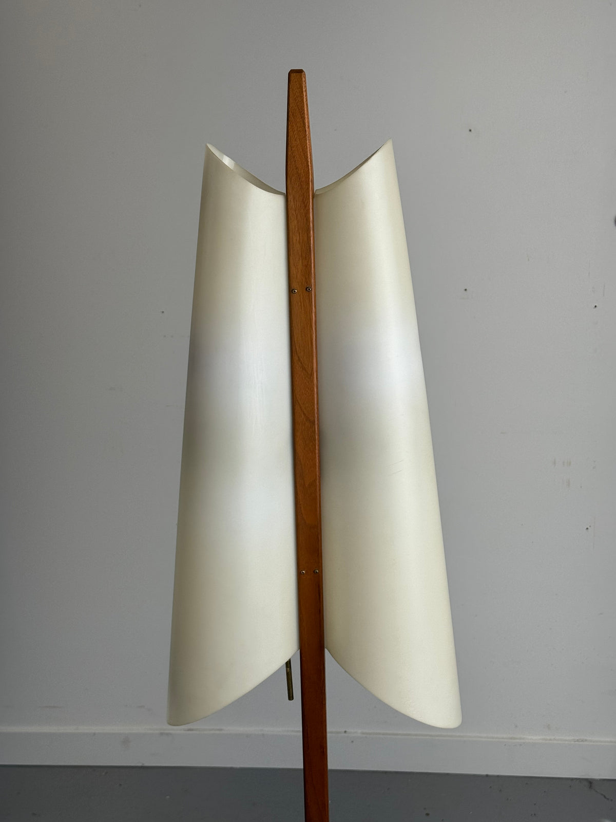 1950s American Modern Floor Lamp in Walnut, Brass and Acrylic.