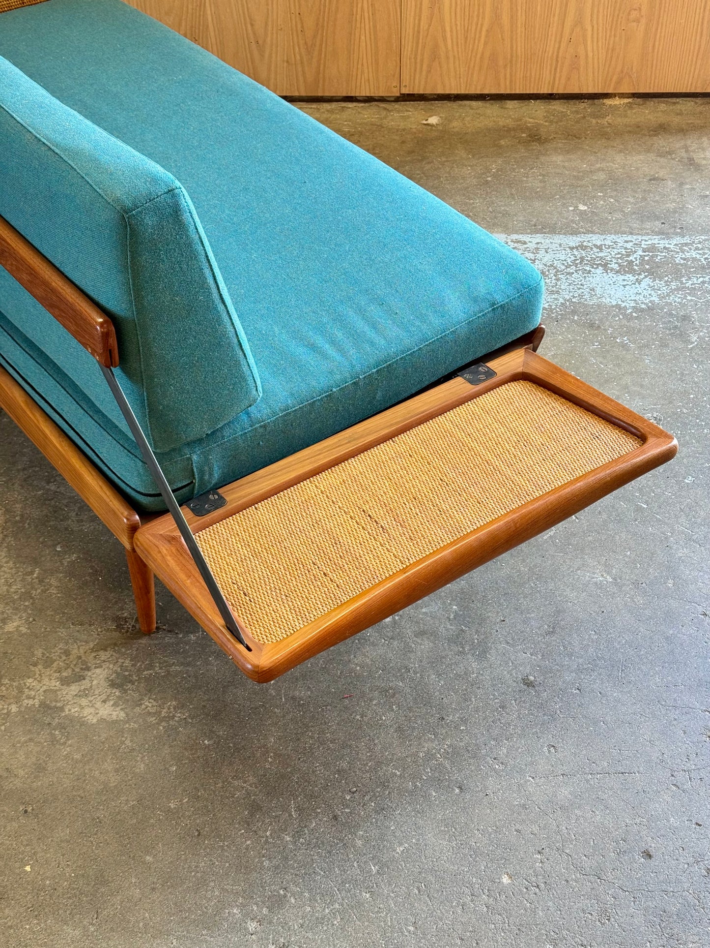 1960s FD451 Daybed by Peter Hvidt for France and Son in teak and rattan
