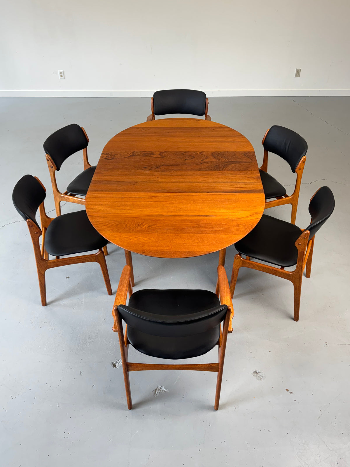 1950s Extendable Teak Dining Table Model 311 by Peter Hvidt & Orla Mølgaard-Nielsen for Søborg Møbler.