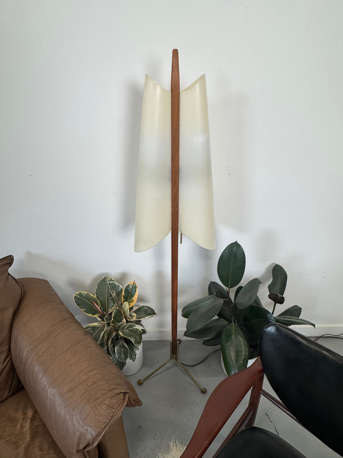 1950s American Modern Floor Lamp in Walnut, Brass and Acrylic.