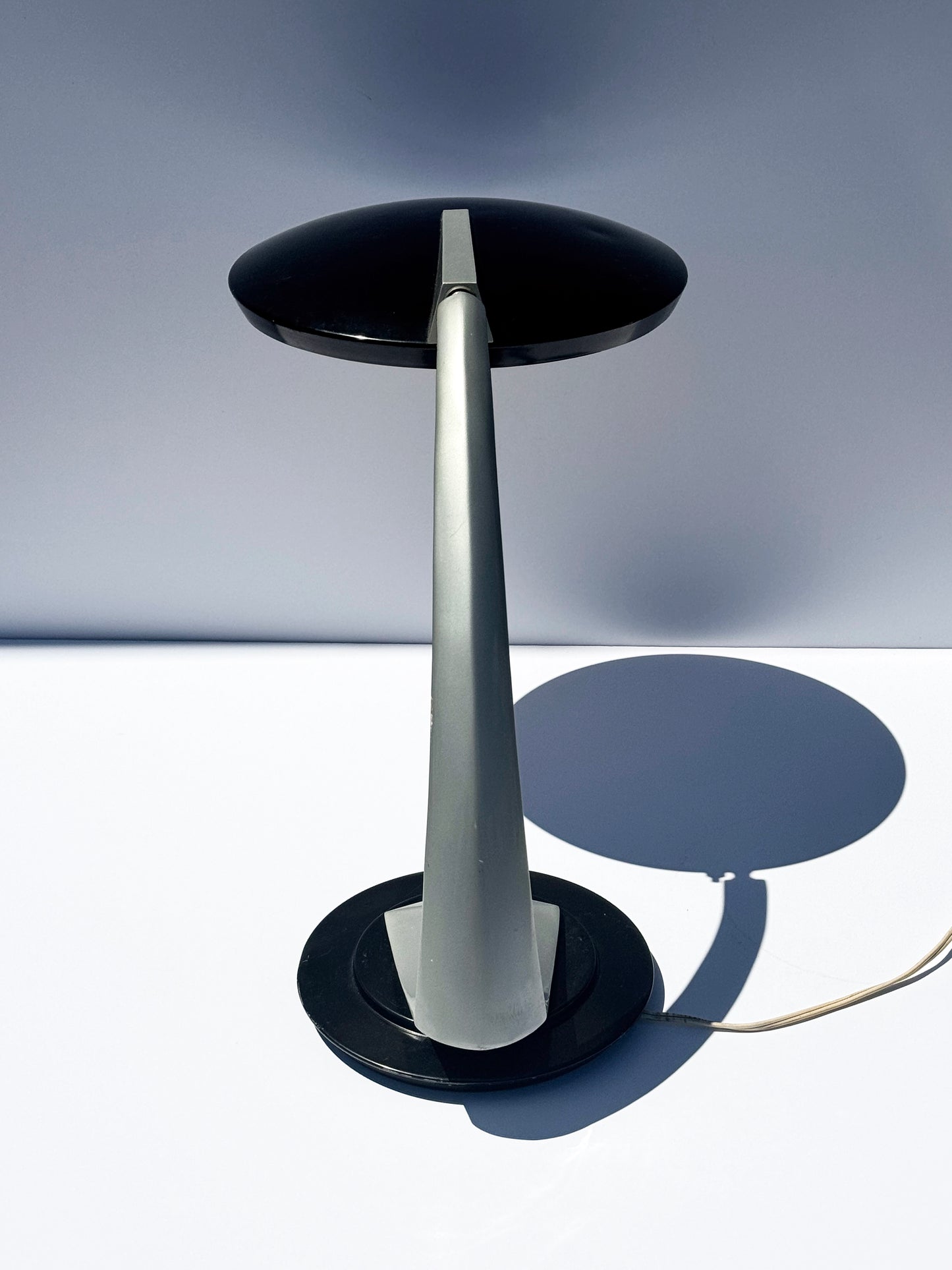 1970s Boomerang 2000 Table Lamp by Luis Pérez de la Oliva for Fase in black and aluminum
