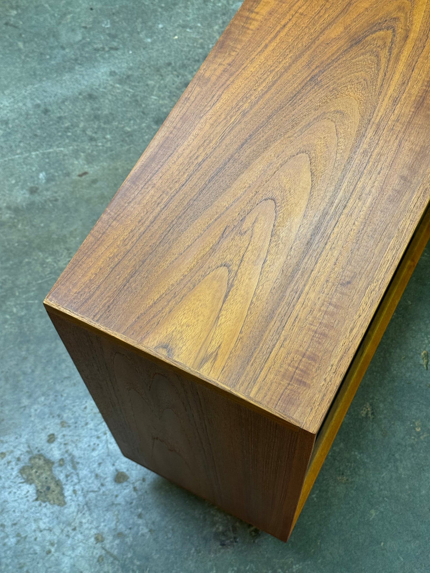 1960s Display Cabinet by Jydsk Møbelindustri in teak