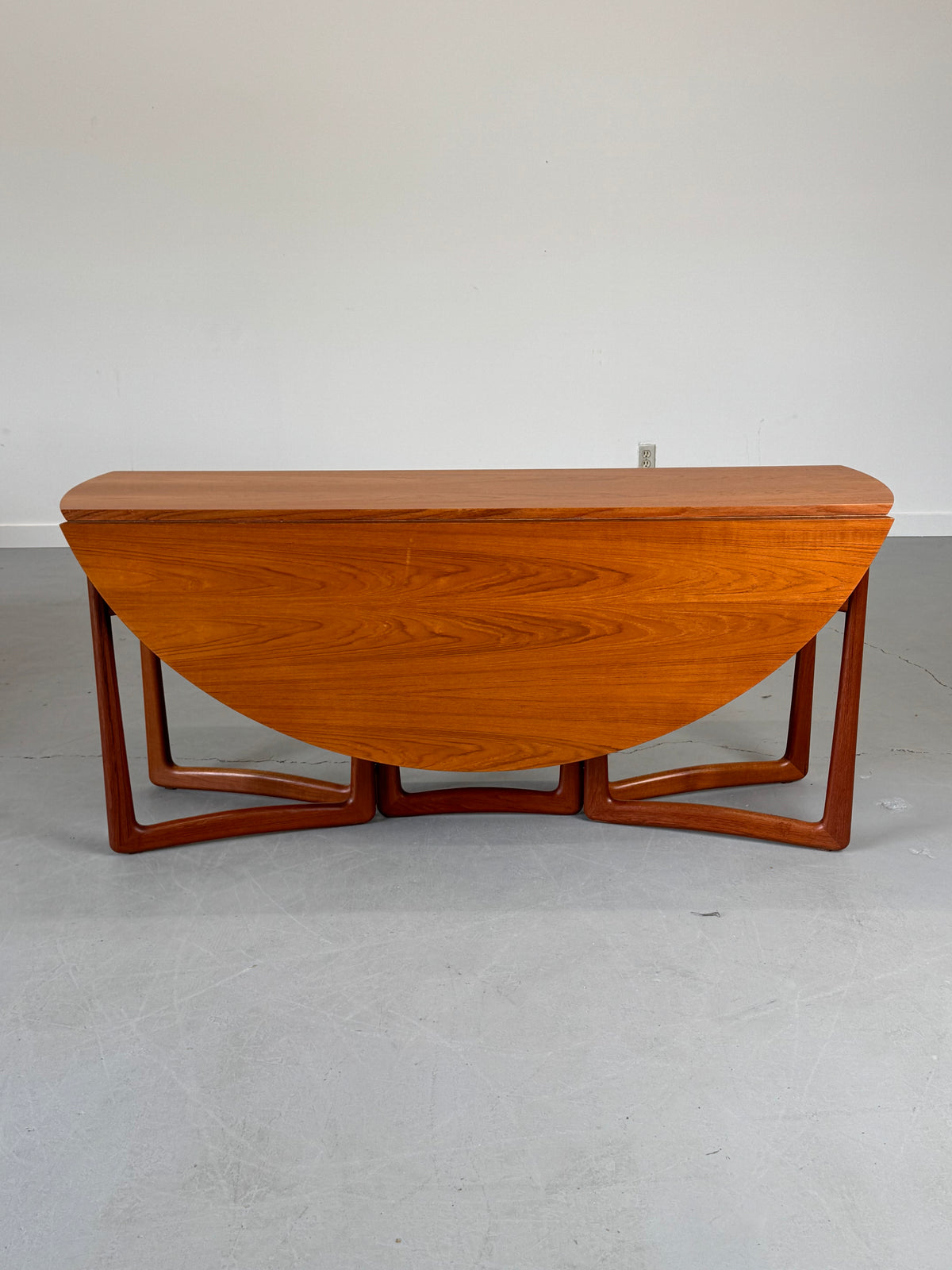 1960s Peter Hvidt Drop-Leaf Teak Dining Table for France & Son, Denmark.