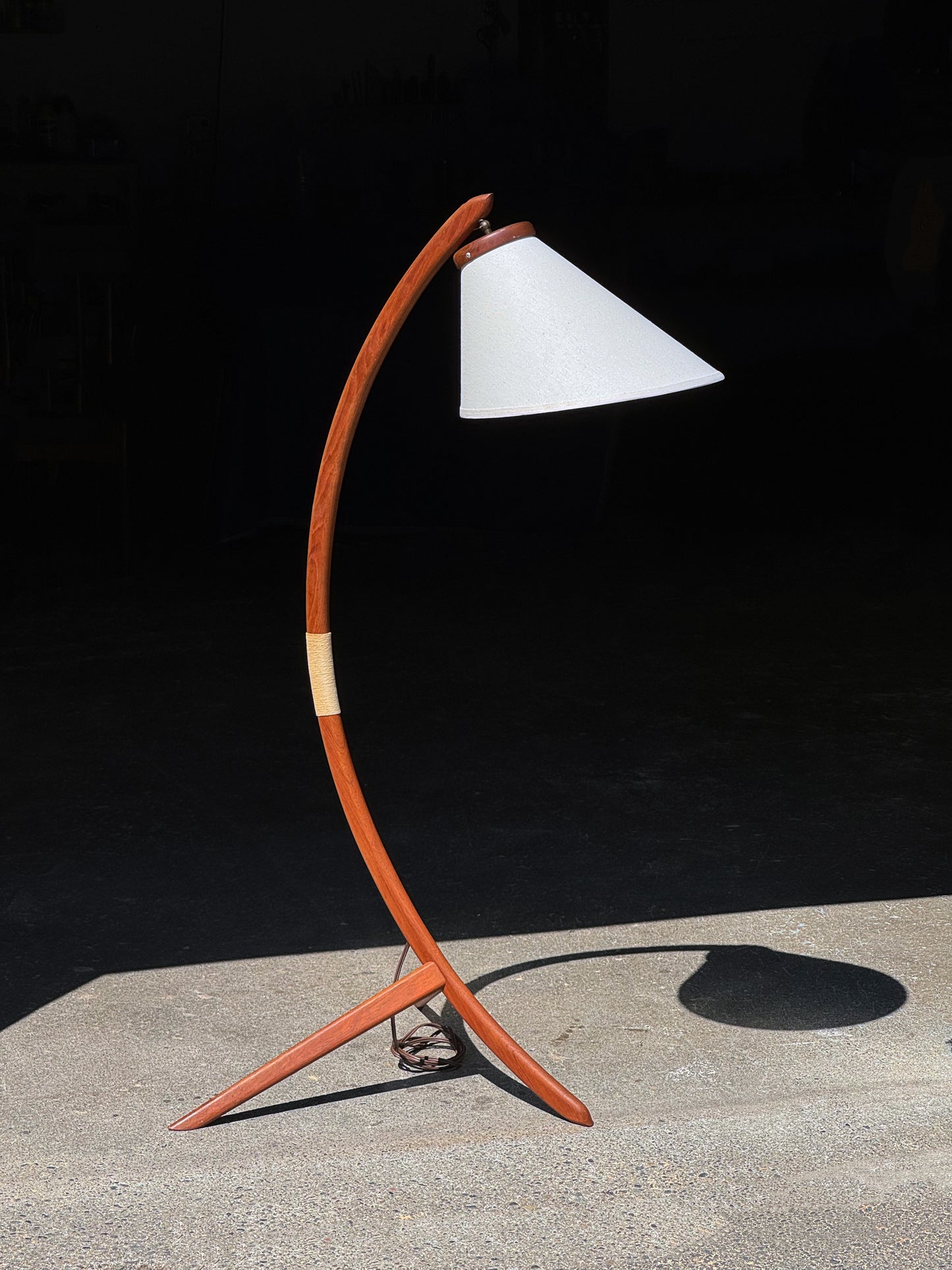 1960s Canadian Modern Bow Floor Lamp in teak