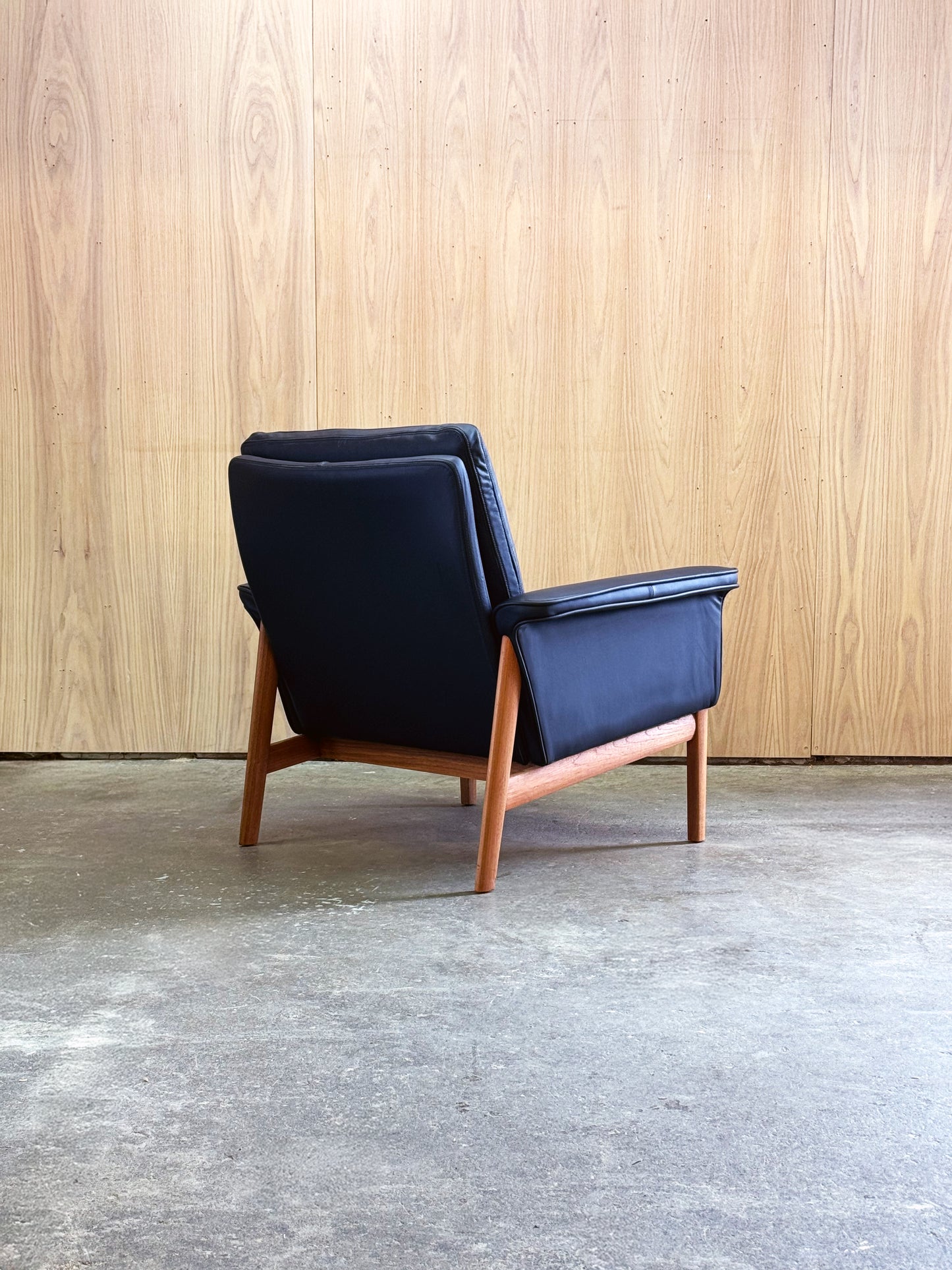 1960s Jupiter Chair by Finn Juhl for France and Son in teak and black leather