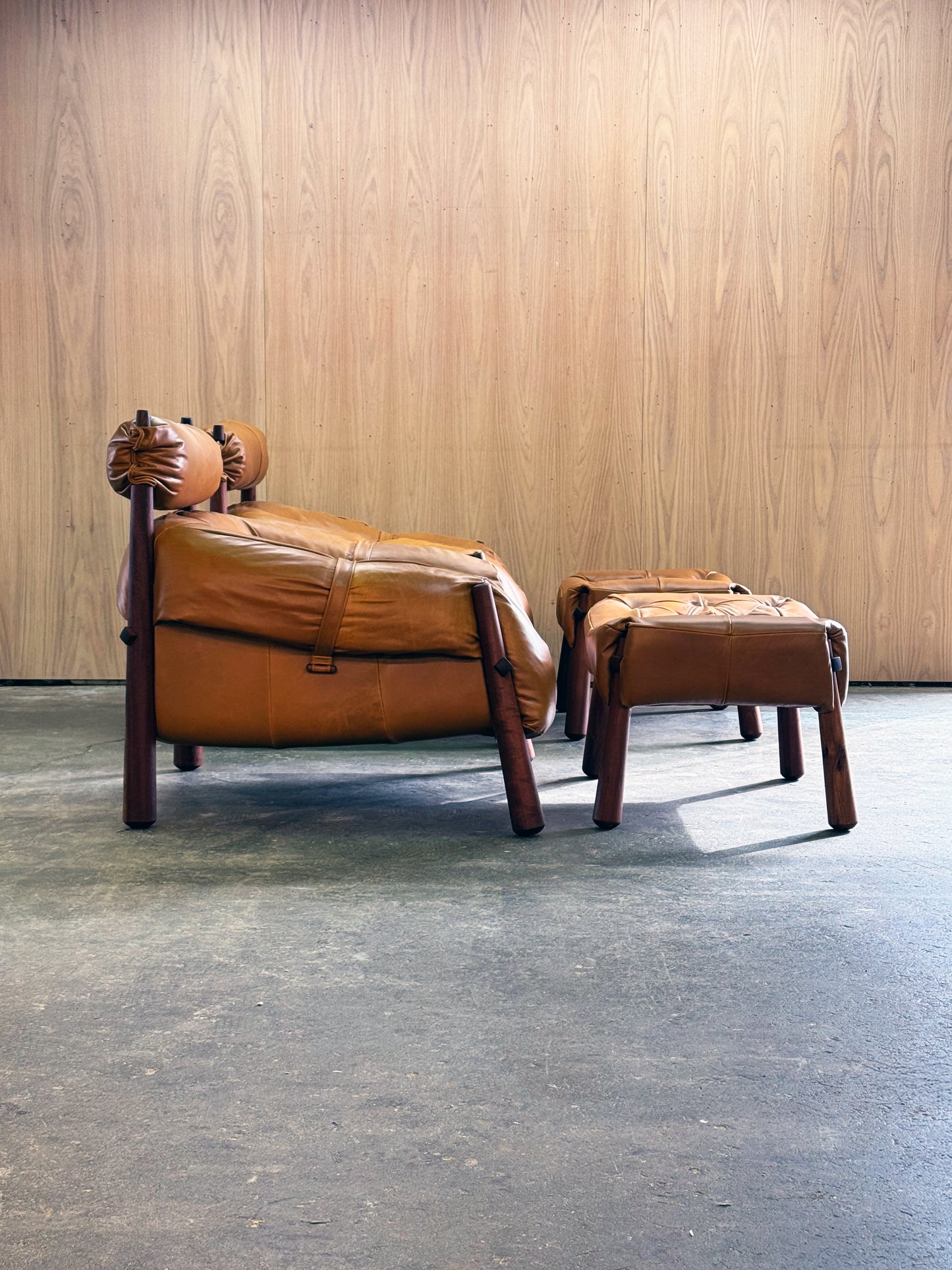 1970s Pair of MP-81 lounge chair and ottoman by Percival Lafer for Lafer MP in Brazilian jatoba.