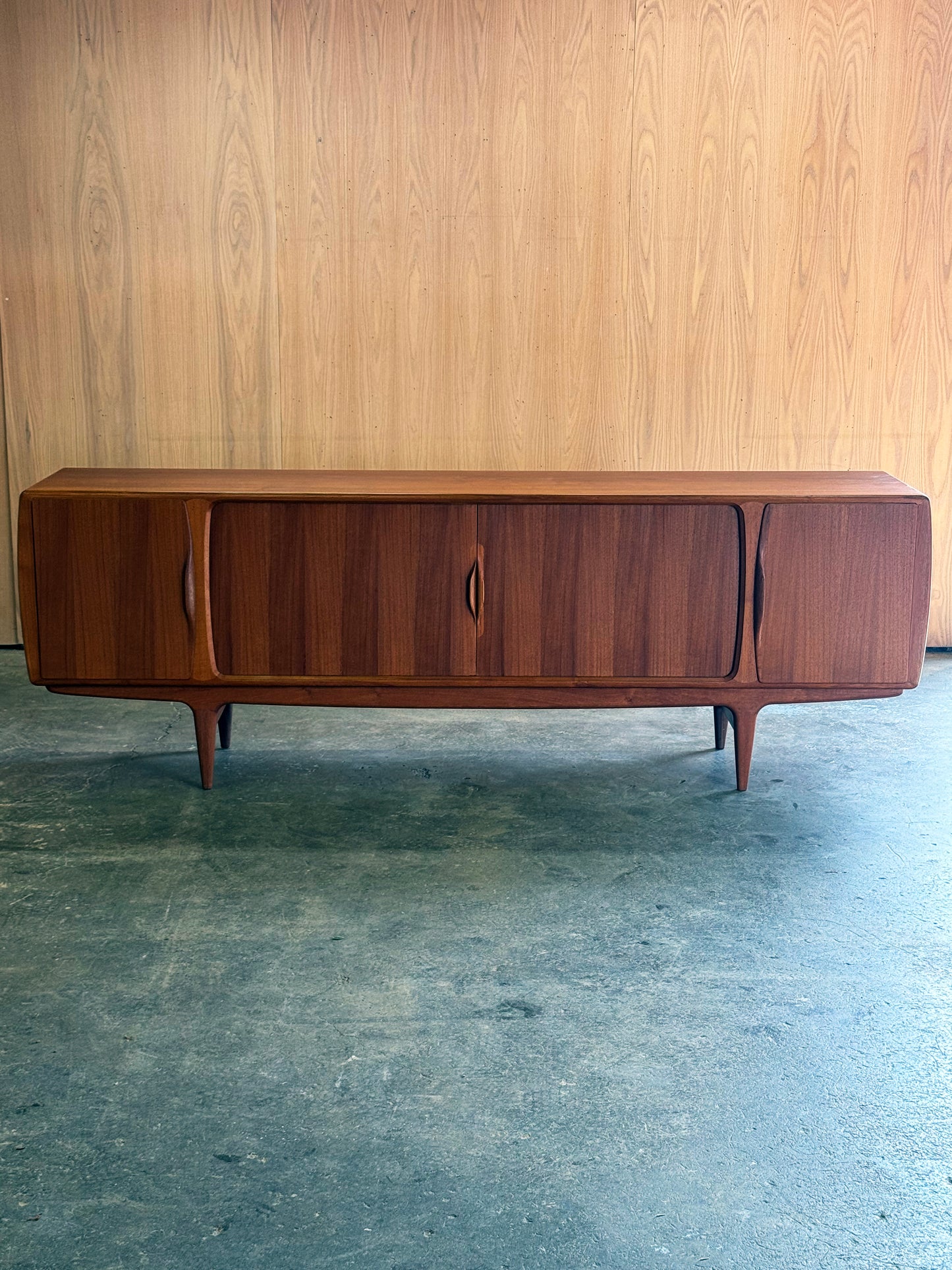 1960s Model 19 Credenza by Johannes Andersen for Uldum Møbelfabrik in teak