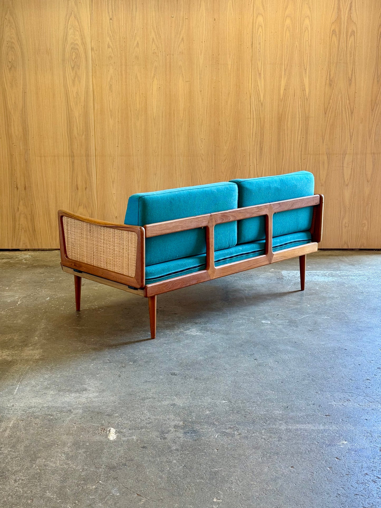 1960s FD451 Daybed by Peter Hvidt for France and Son in teak and rattan