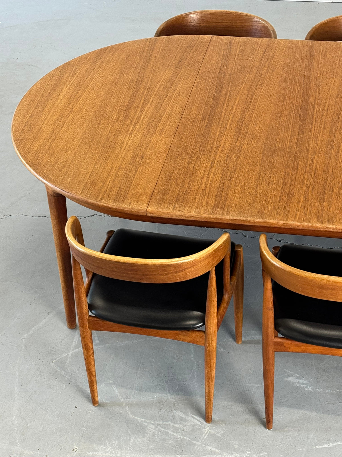 1960s Extendable Teak Dining Table by  Johannes Andersen for Uldum Møbelfabrik, Denmark.