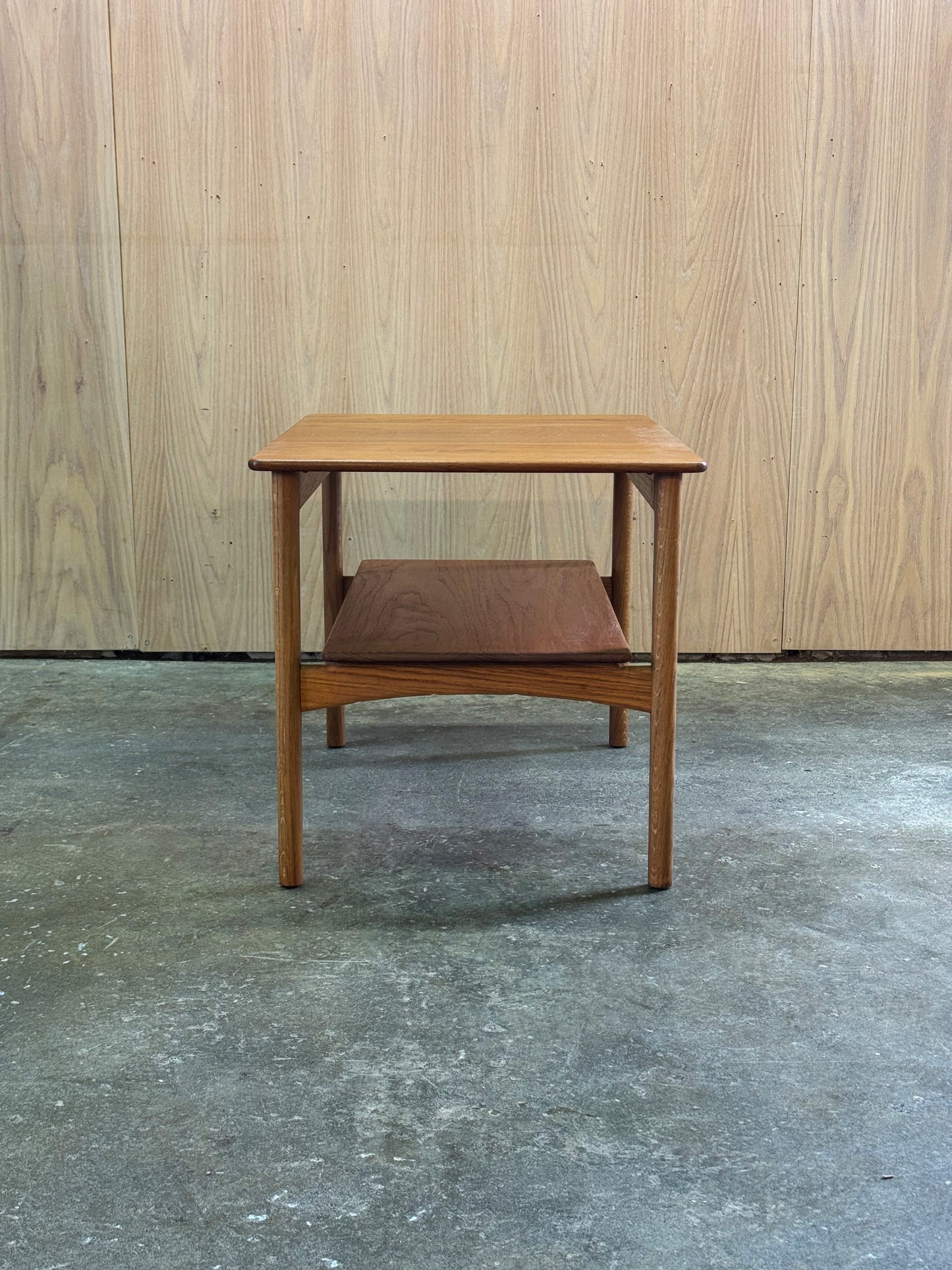 1960s JH566A Side Table by Hans J. Wegner for Johannes Hansen in teak and solid oak