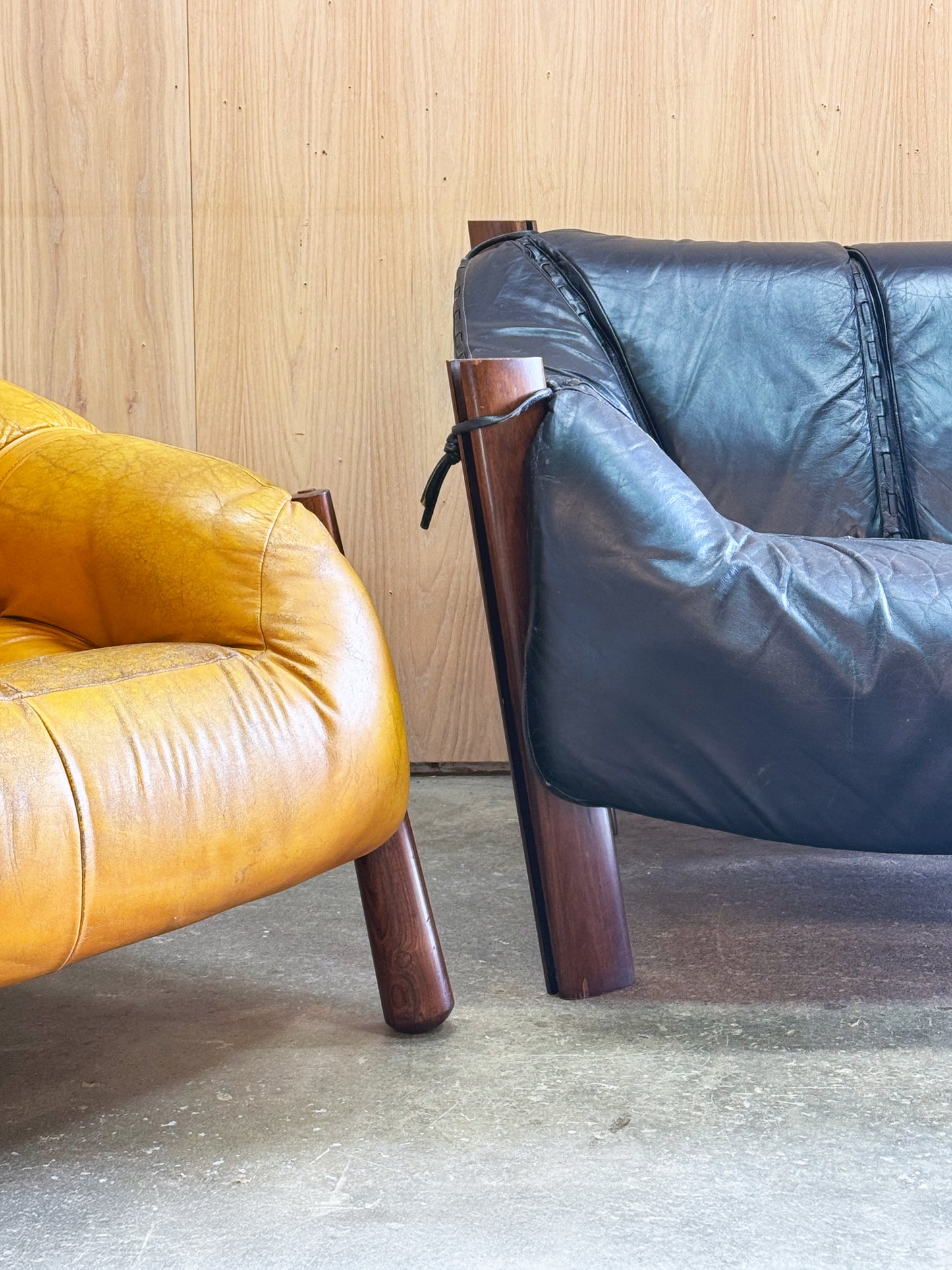 1970s MP-211 Two-Seater Sofa by Percival Lafer in original black leather and rosewood