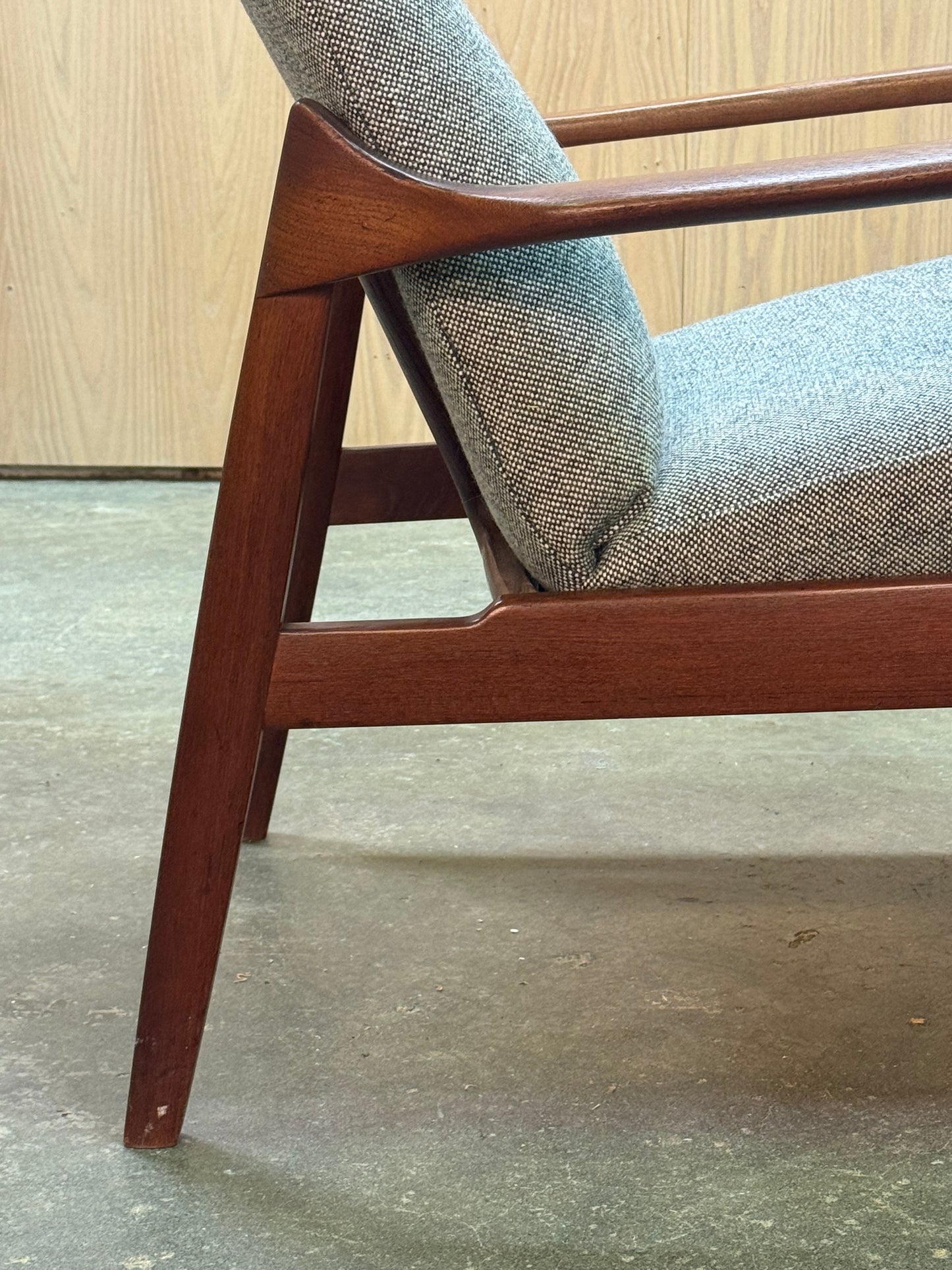 1950s FD125 Lounge Chair by Tove & Edvard Kindt-Larsen for France & Son in teak