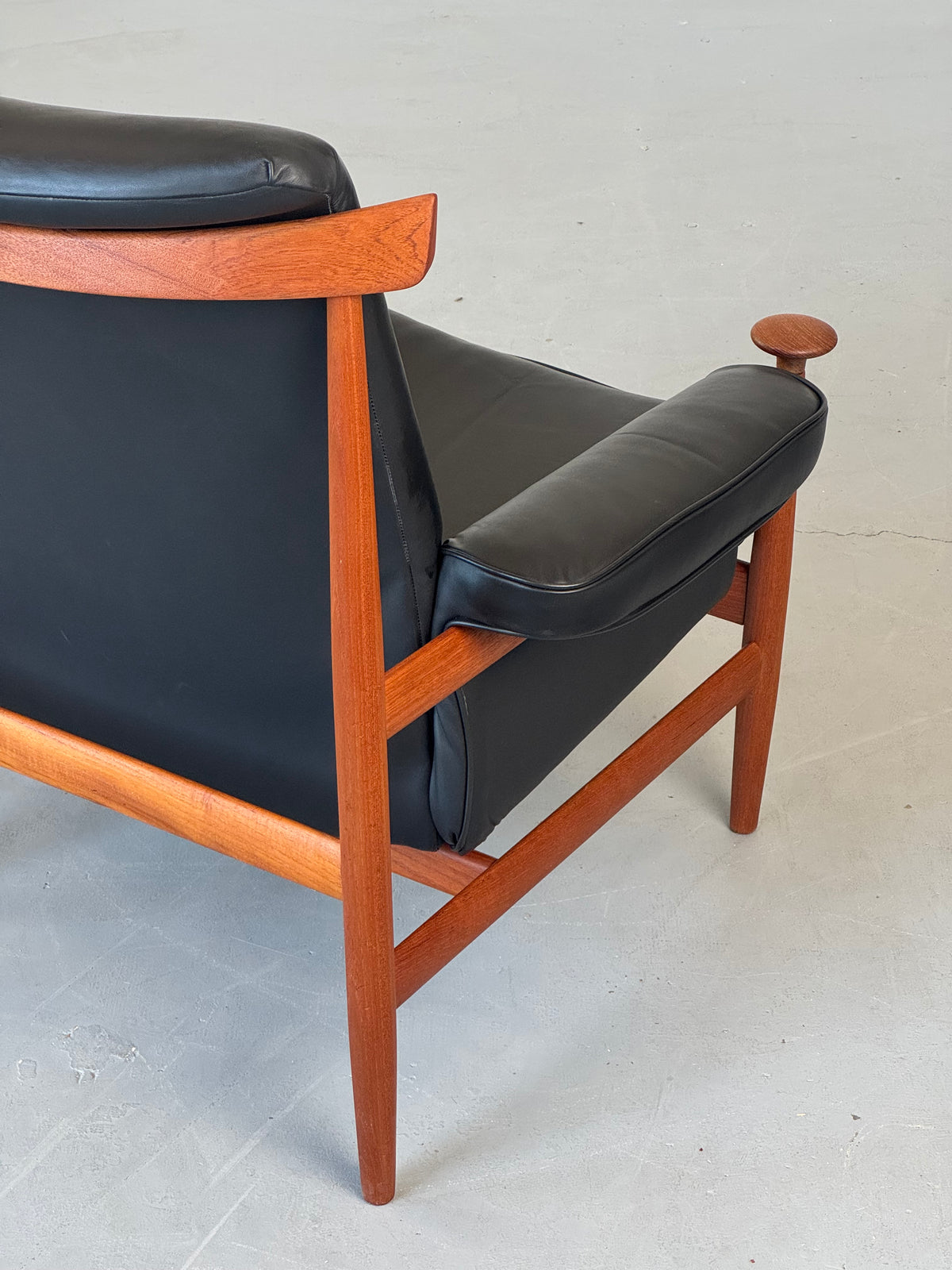 1960s Finn Juhl Bwana Model 152 Lounge Chair for France & Søn in Black Elmosoft Leather.