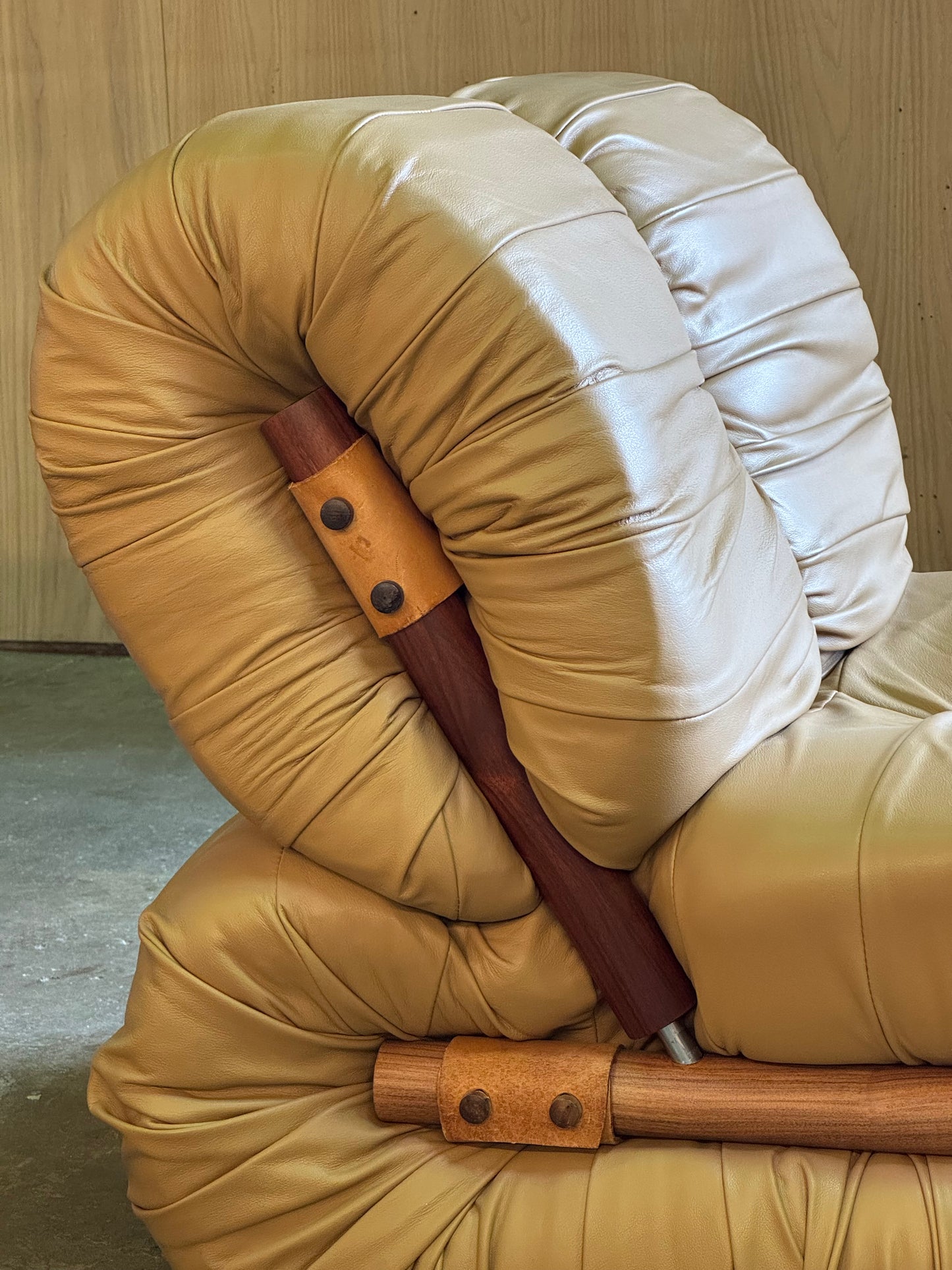 1970s MP 115 Lounge Chair by Percival Lafer for Lafer in tan leather