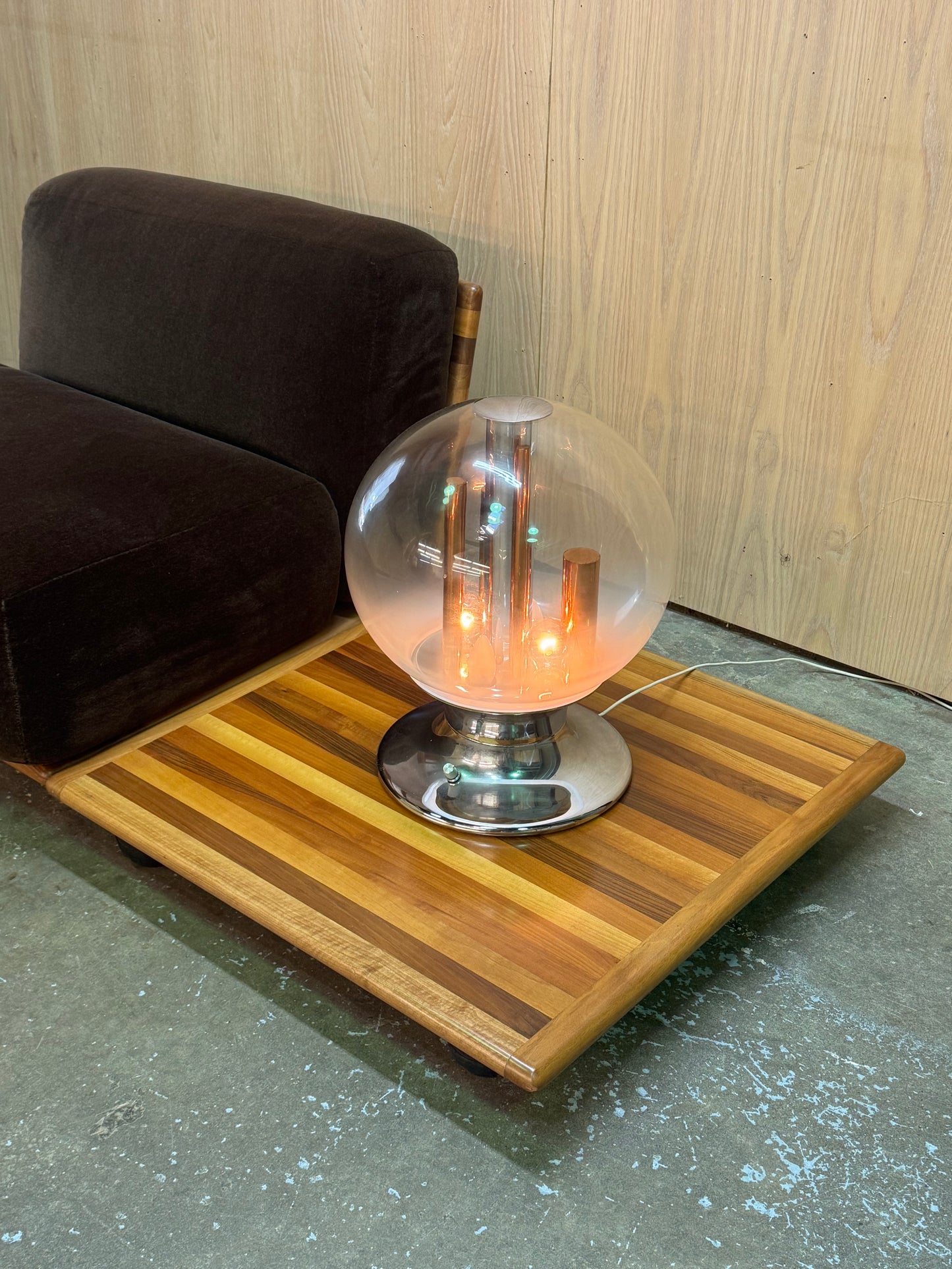 1970s Italian Table Lamp by Selenova in chrome and glass